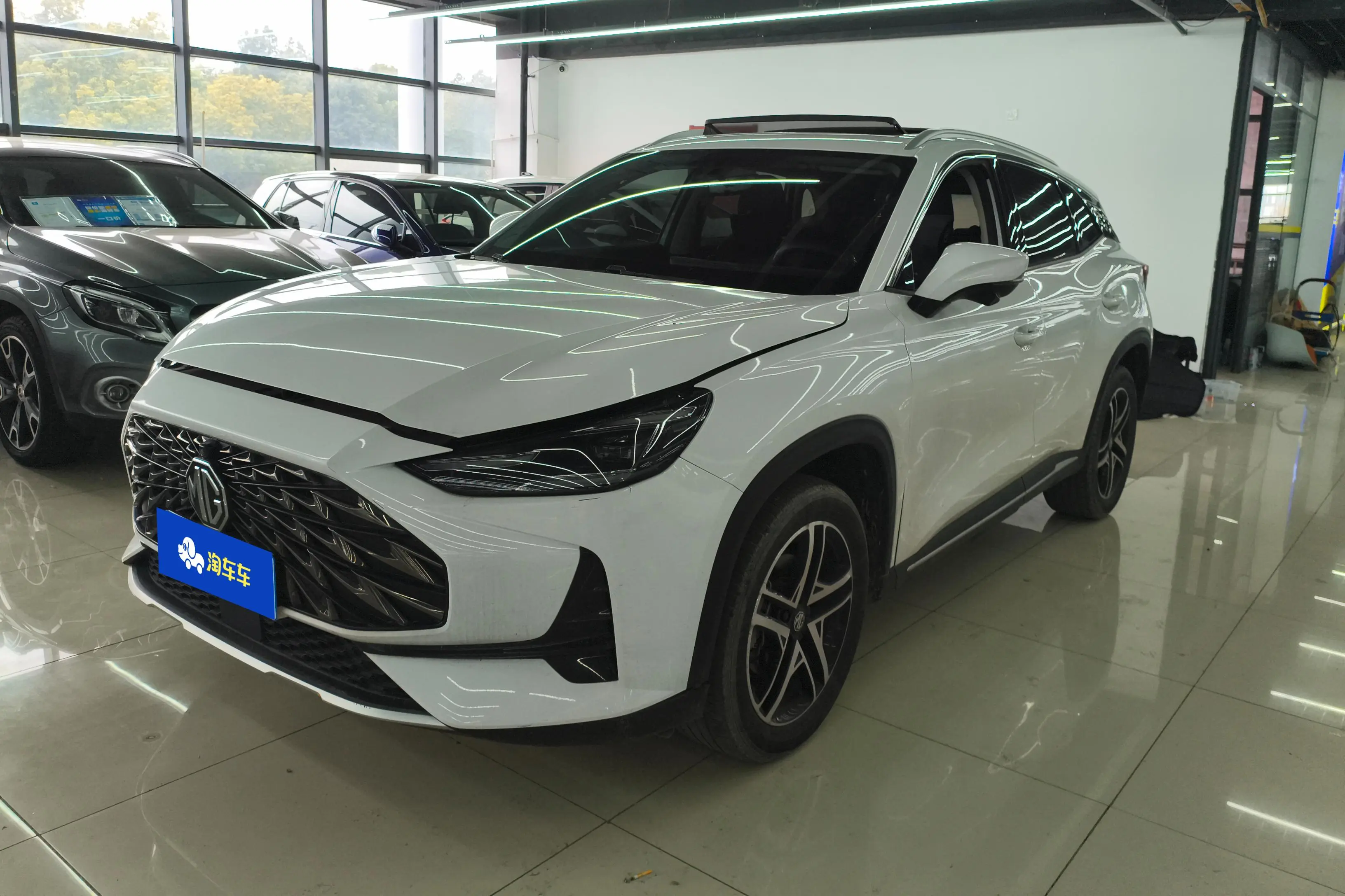 MG ONE  из Китая