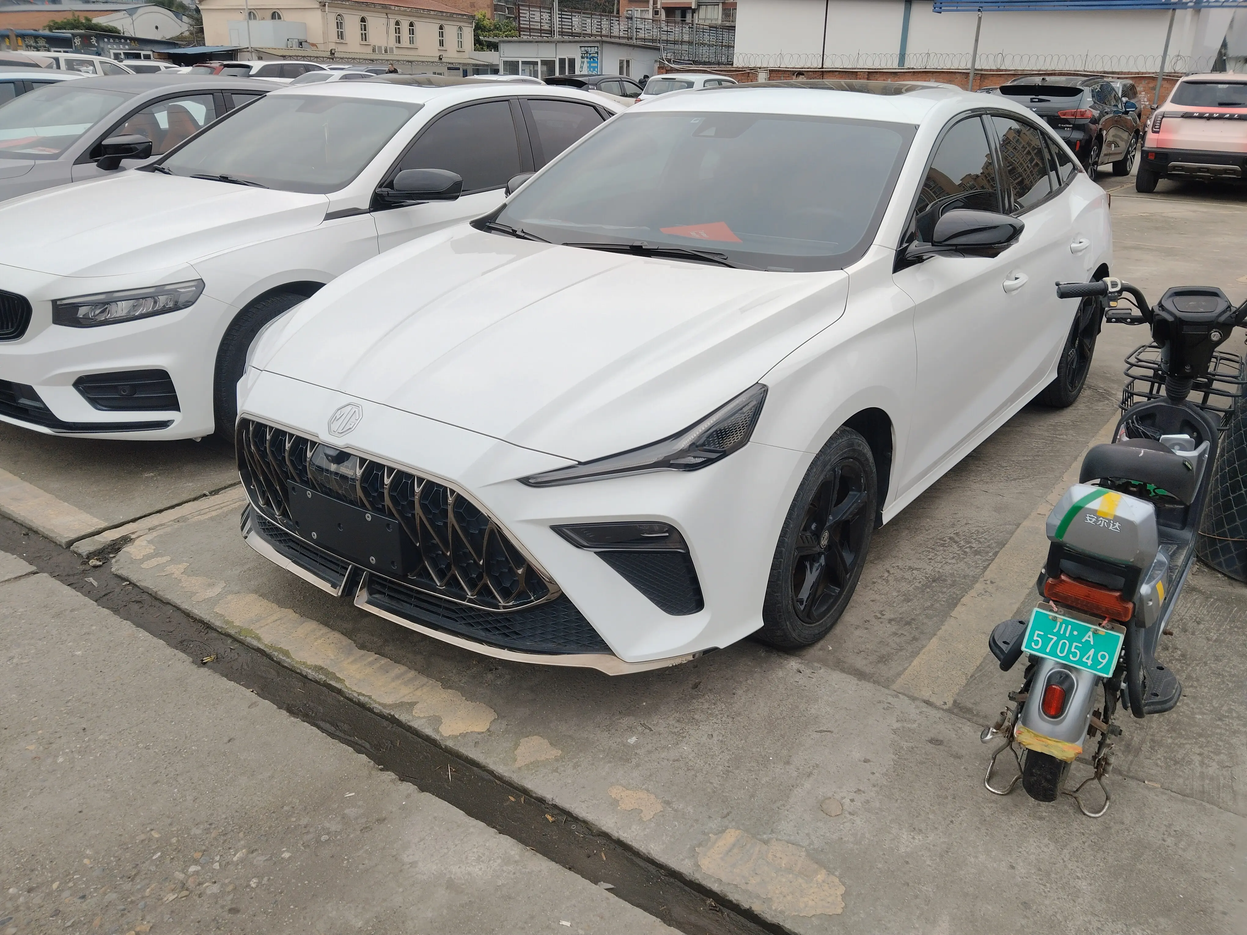 MG 5 Scorpio  из Китая