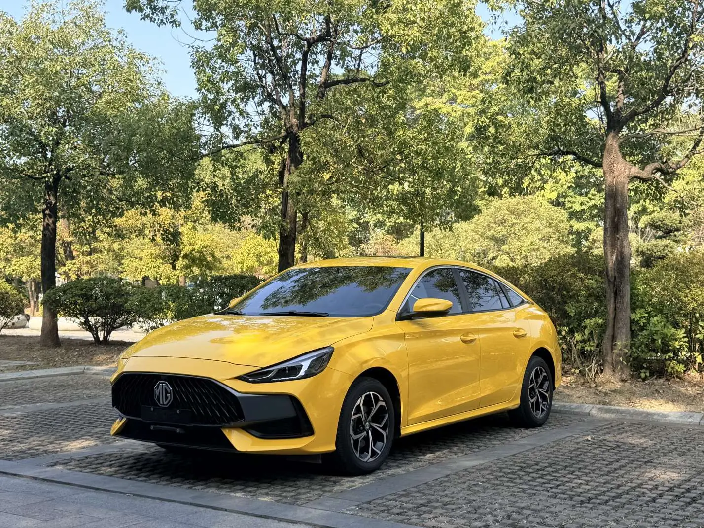 MG 5  из Китая