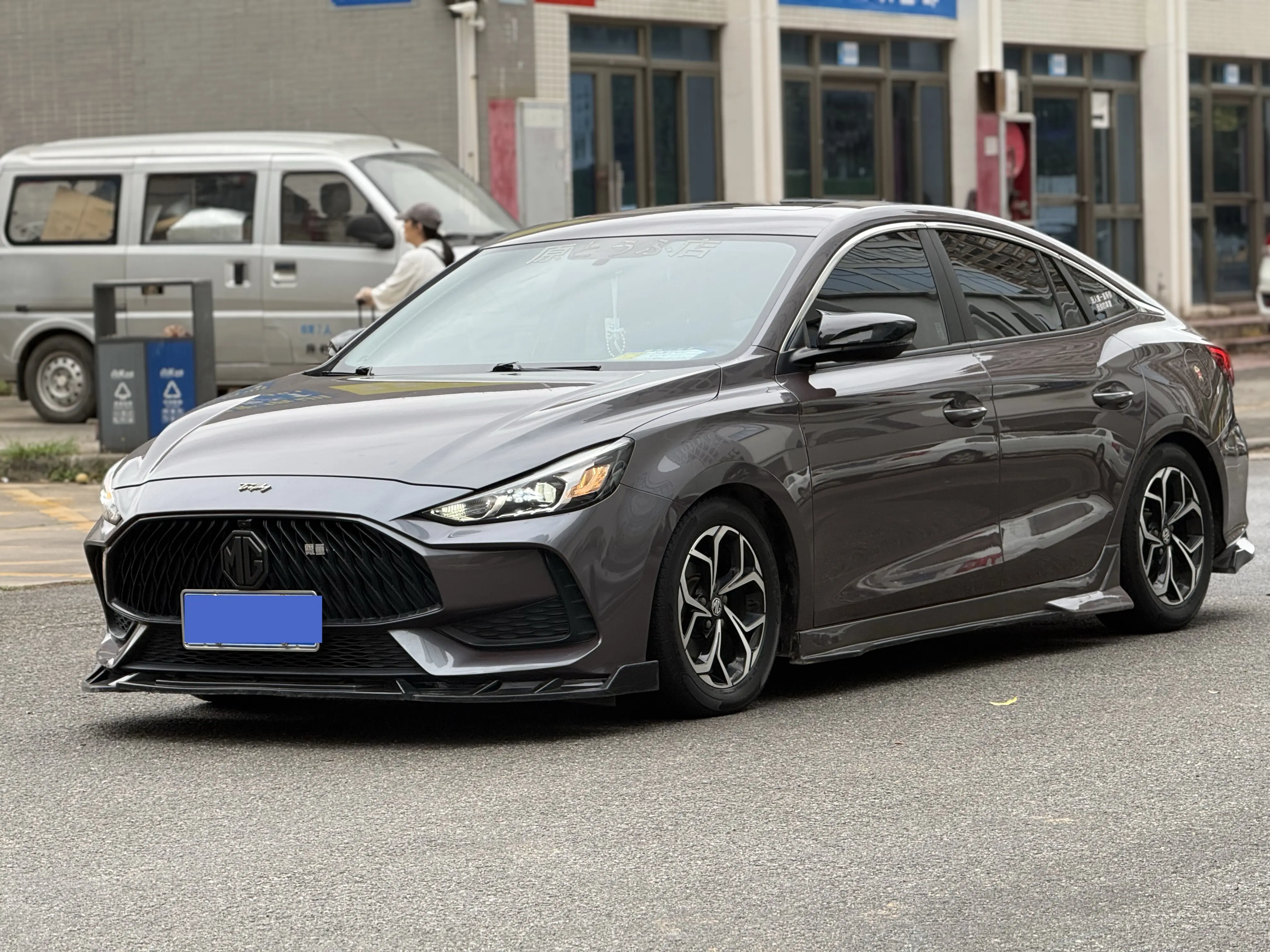 MG 5  из Китая