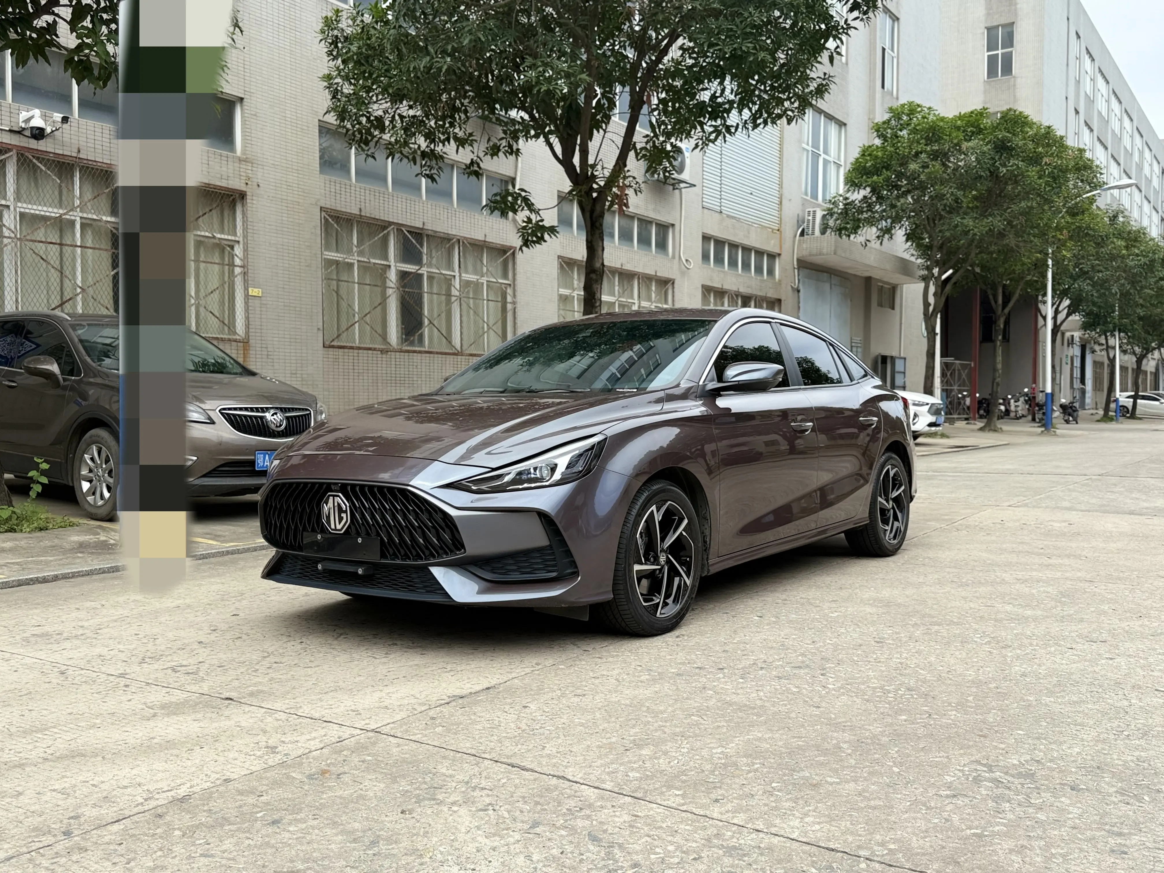 MG 5  из Китая