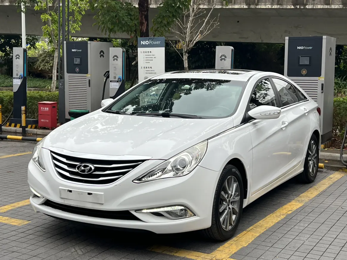 Hyundai Sonata eight