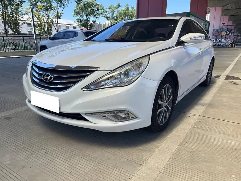 Hyundai Sonata eight