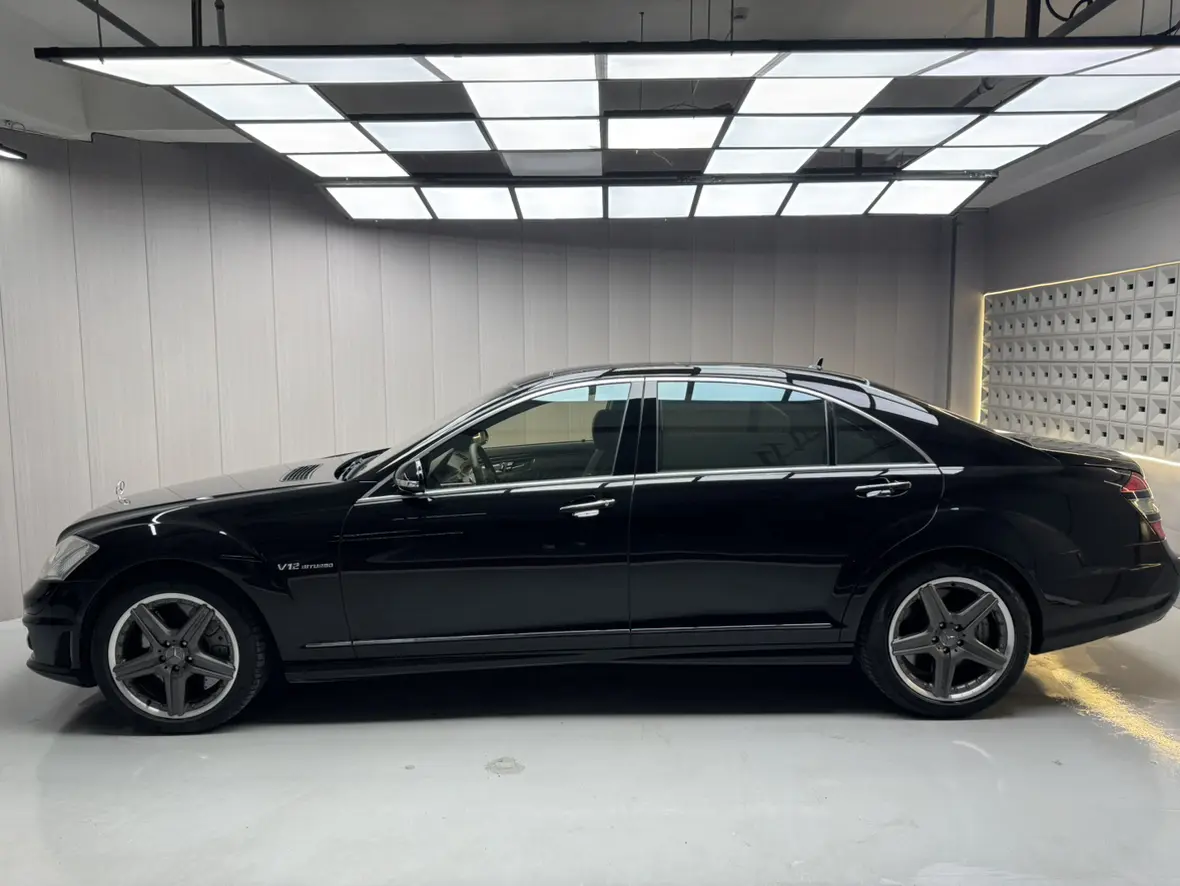 Mercedes-Benz S-Class AMG  из Китая