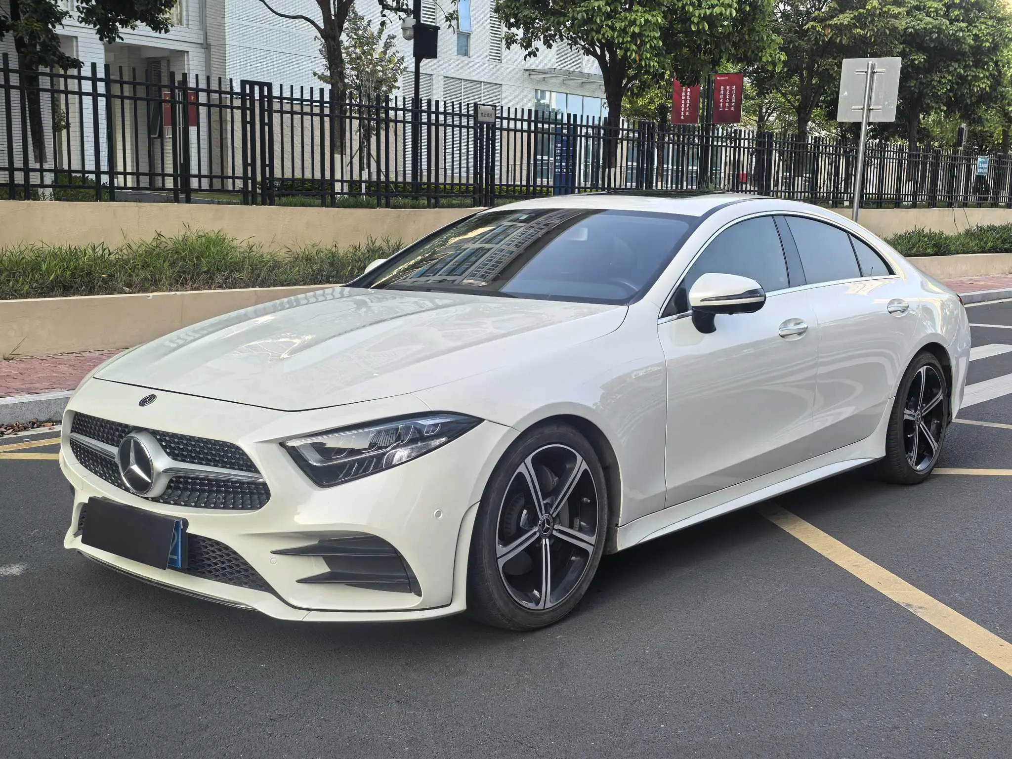 Mercedes-Benz Mercedes Benz CLS  из Китая