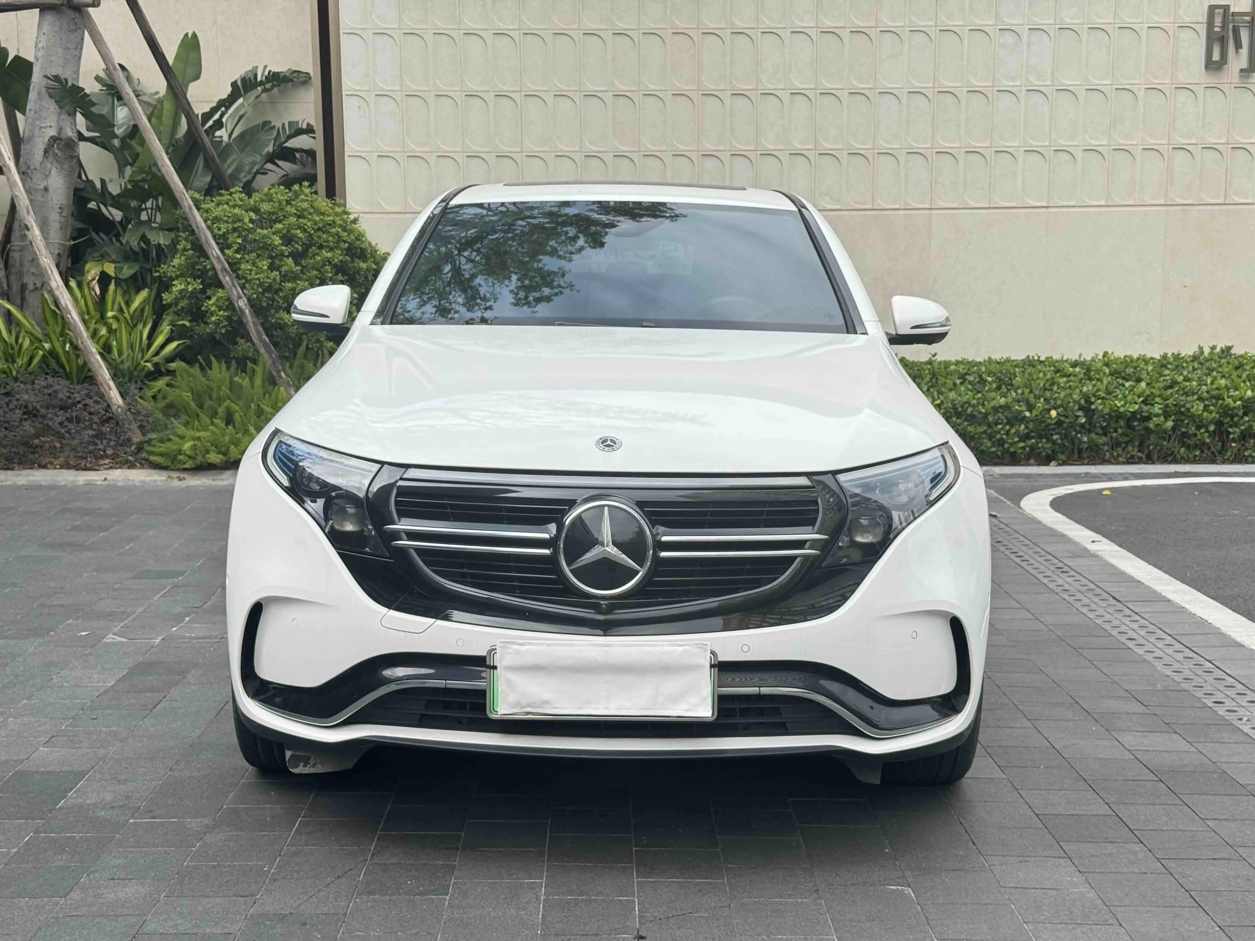 Mercedes-Benz EQC  из Китая
