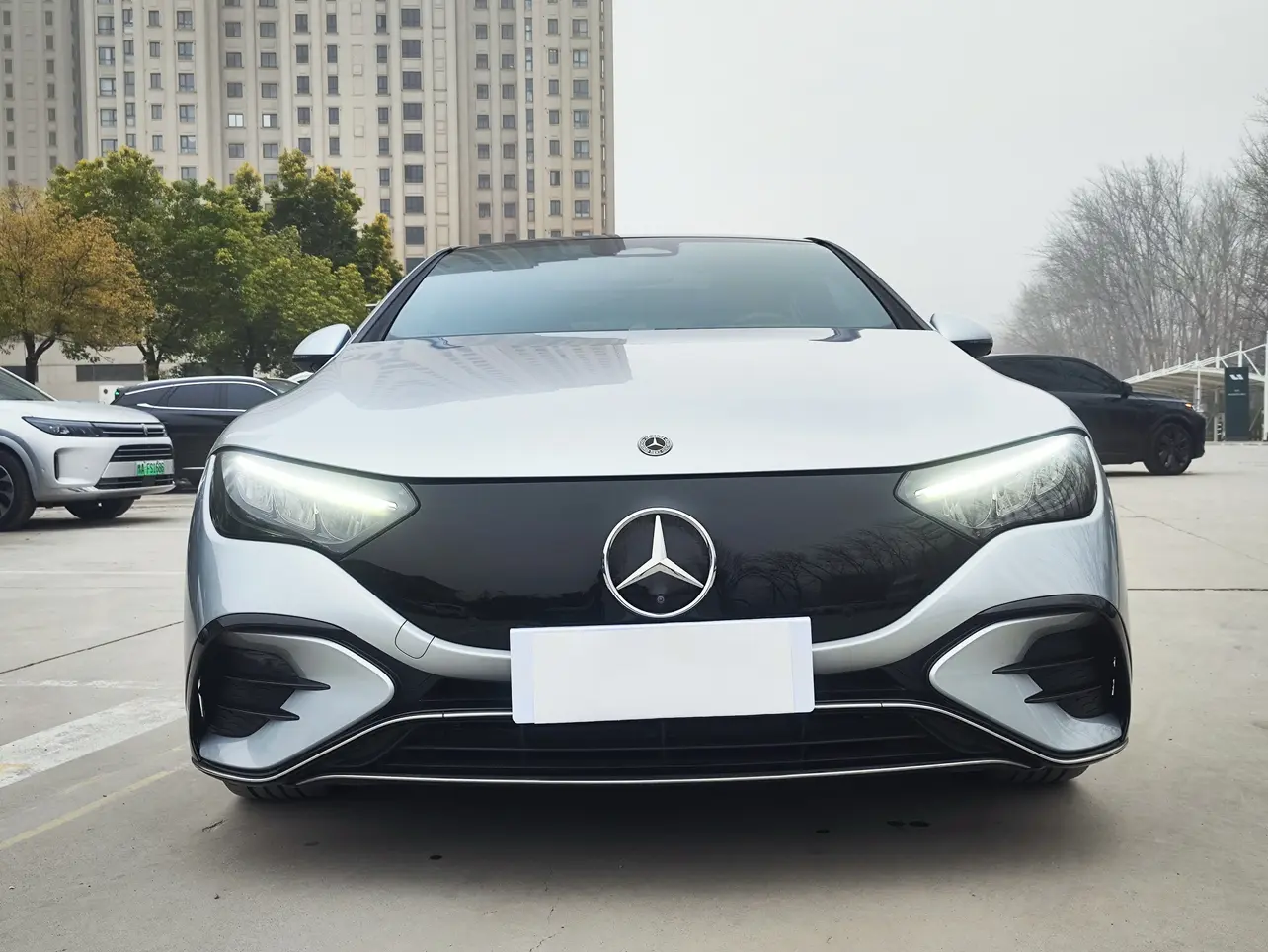 Mercedes-Benz EQE  из Китая