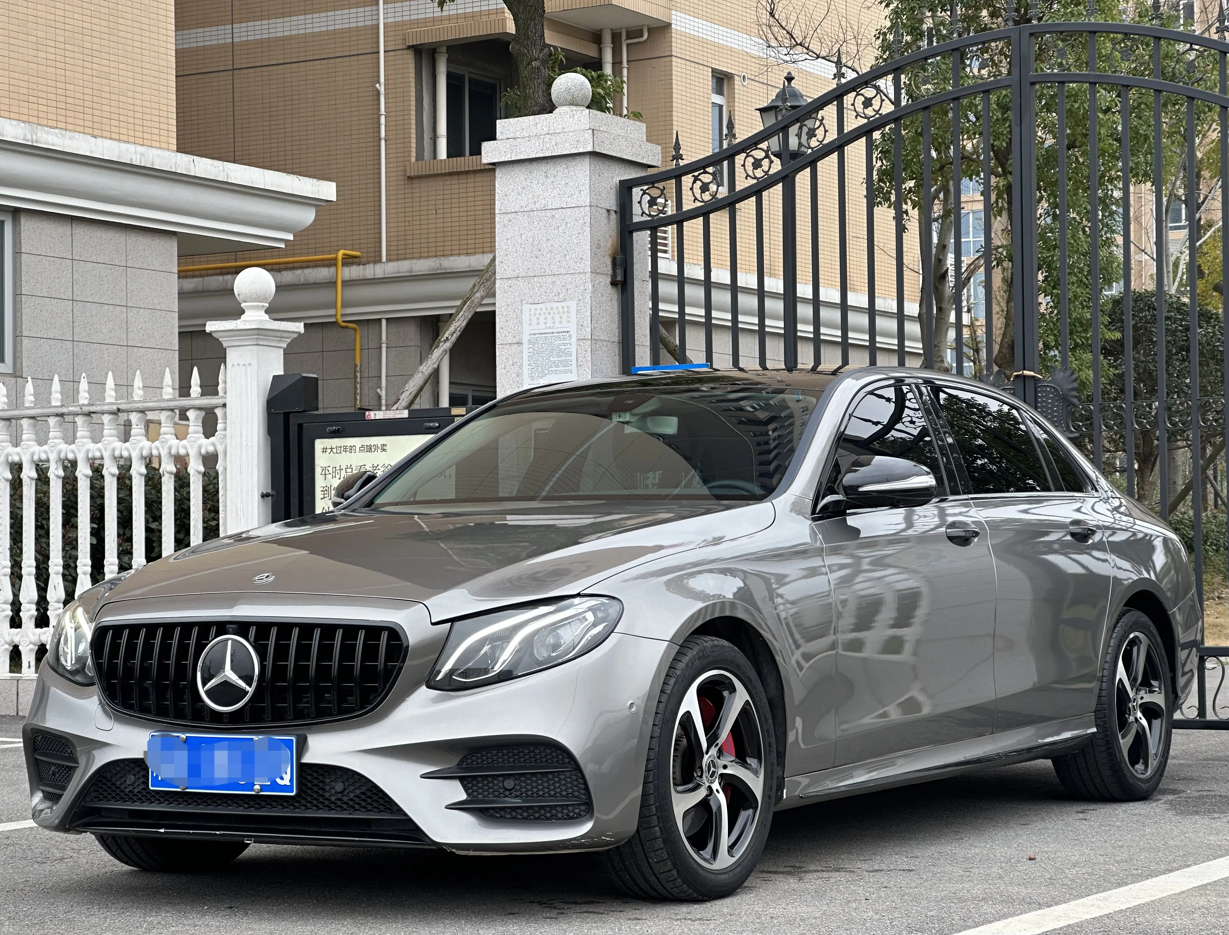 Mercedes-Benz E-Class  из Китая