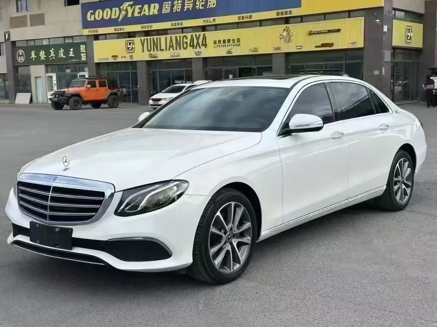 Mercedes-Benz E-Class  из Китая