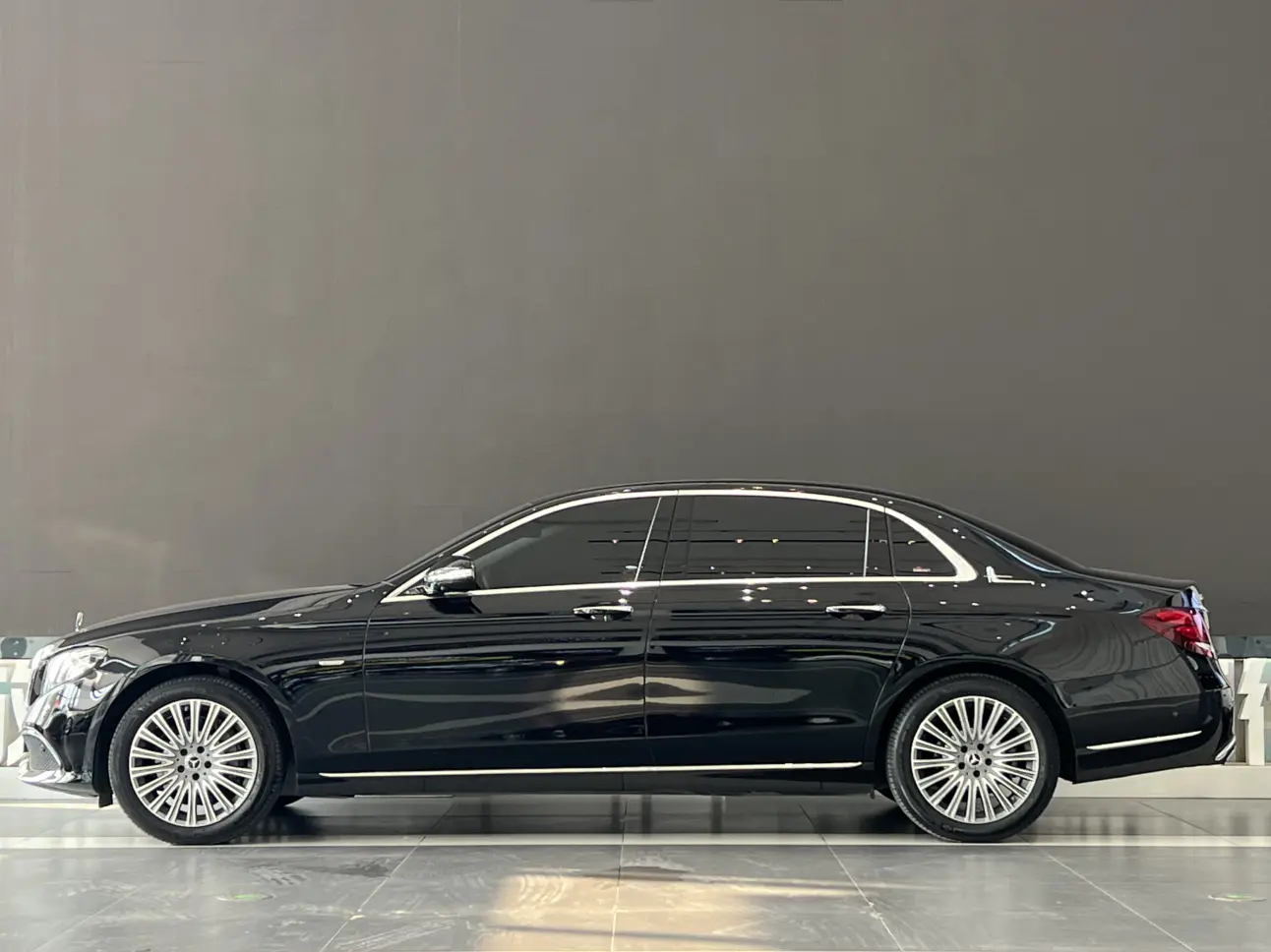 Mercedes-Benz E-Class  из Китая