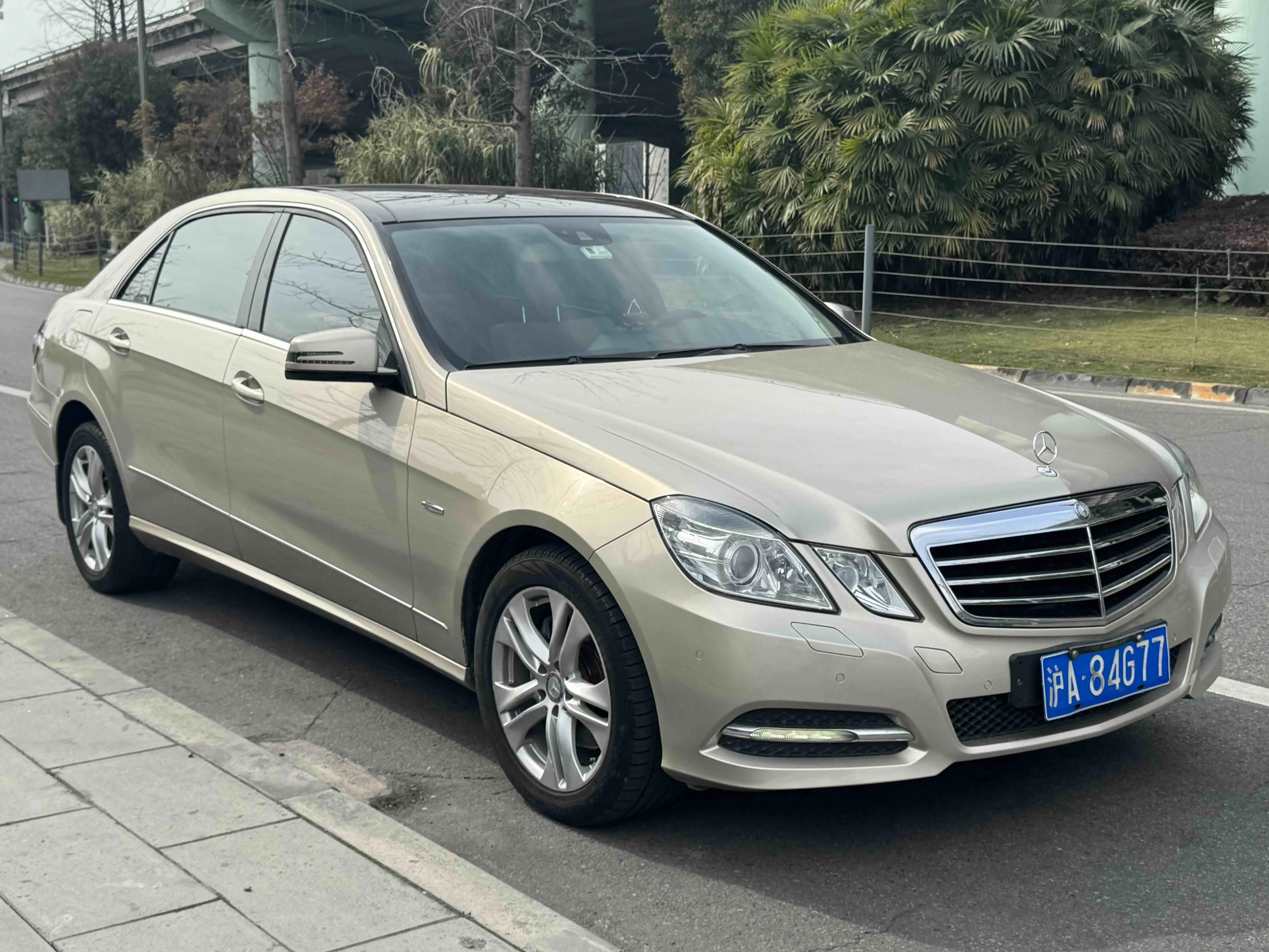 Mercedes-Benz E-Class  из Китая