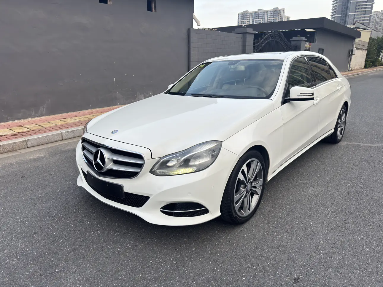 Mercedes-Benz E-Class  из Китая