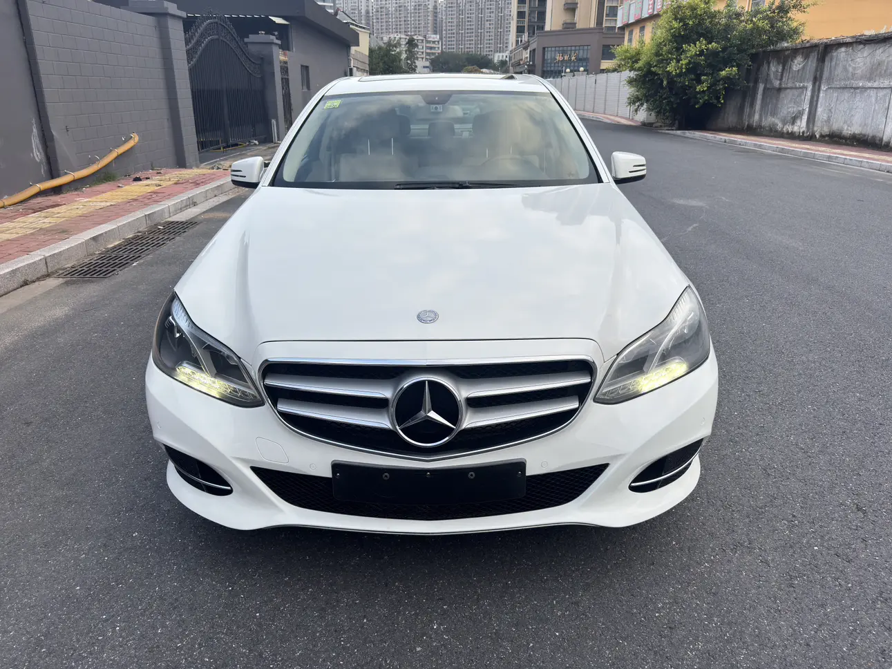 Mercedes-Benz E-Class  из Китая