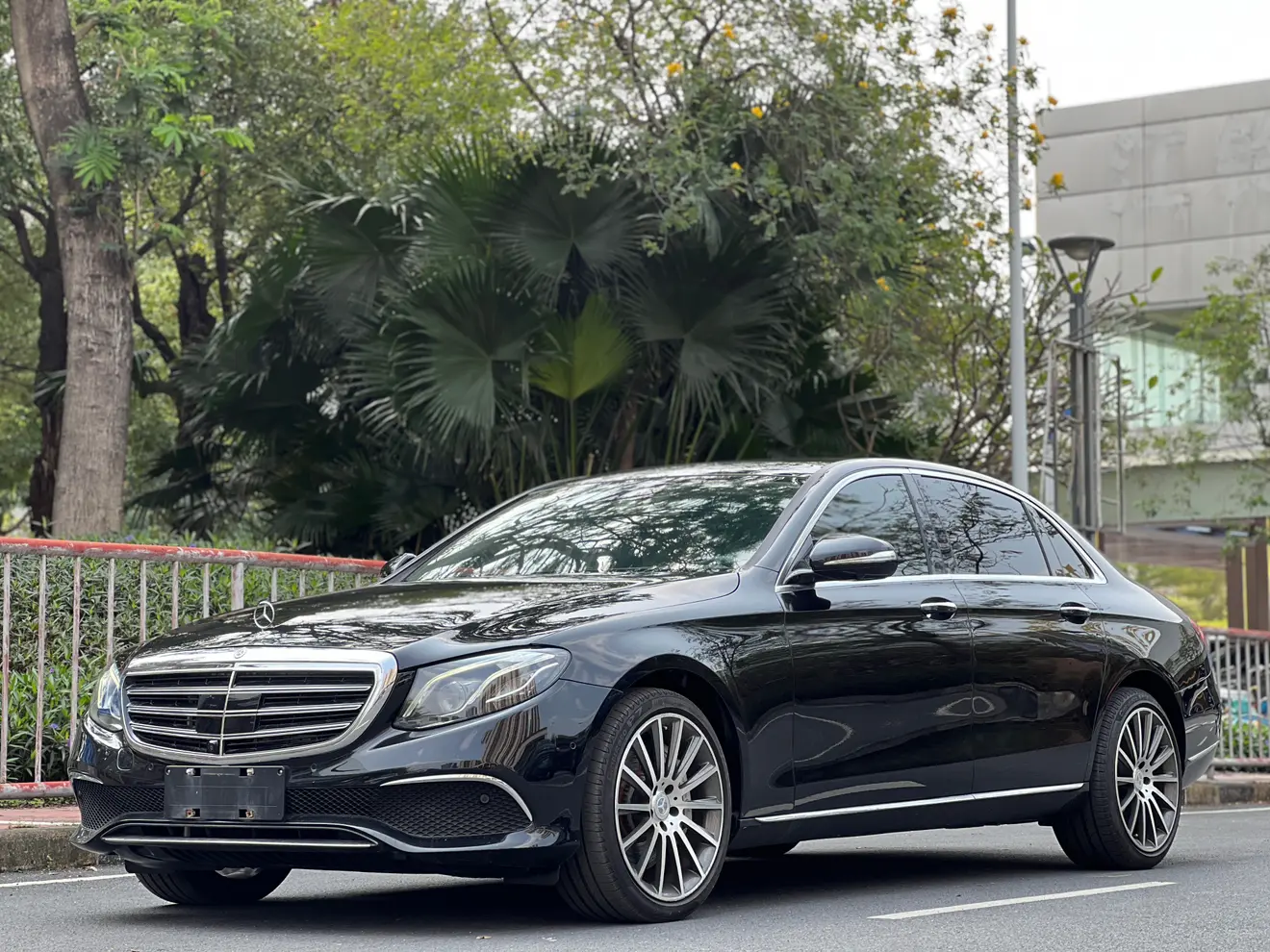 Mercedes-Benz E-Class  из Китая