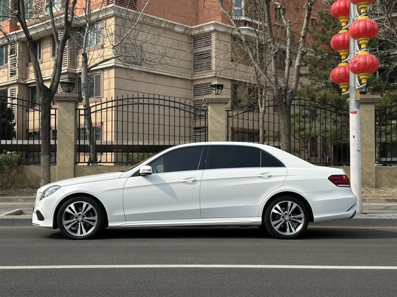 Mercedes-Benz E-Class  из Китая