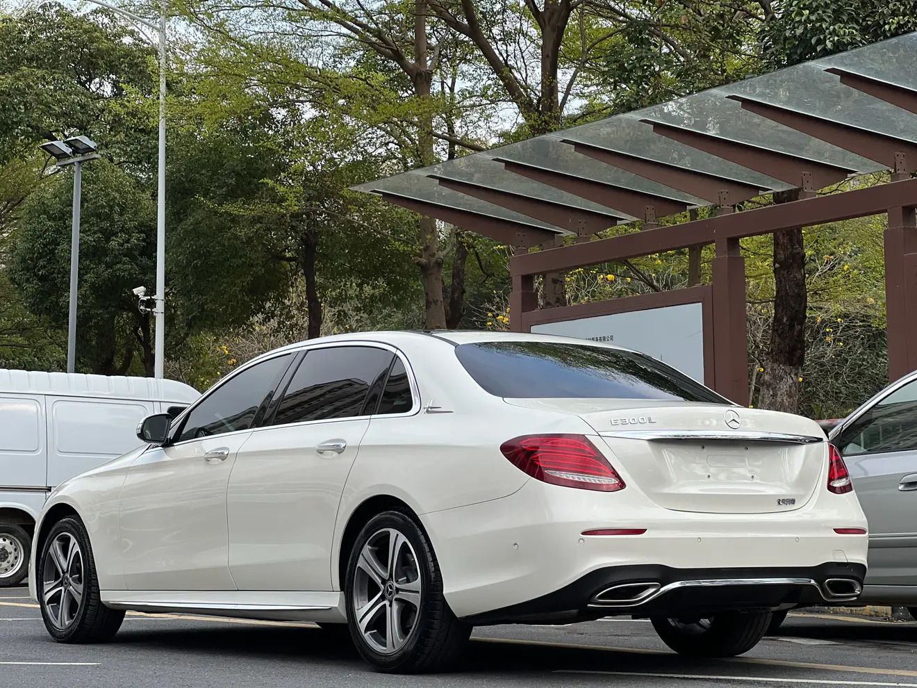 Mercedes-Benz E-Class  из Китая