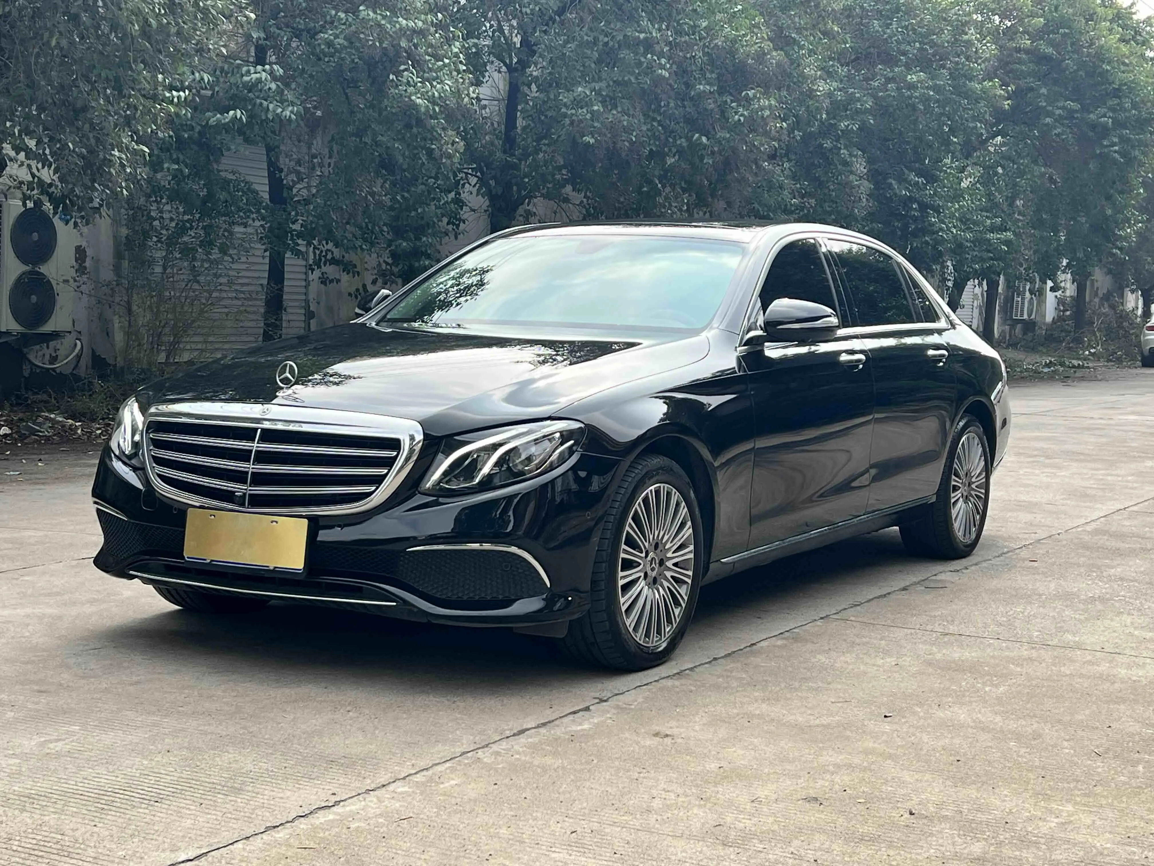 Mercedes-Benz E-Class  из Китая