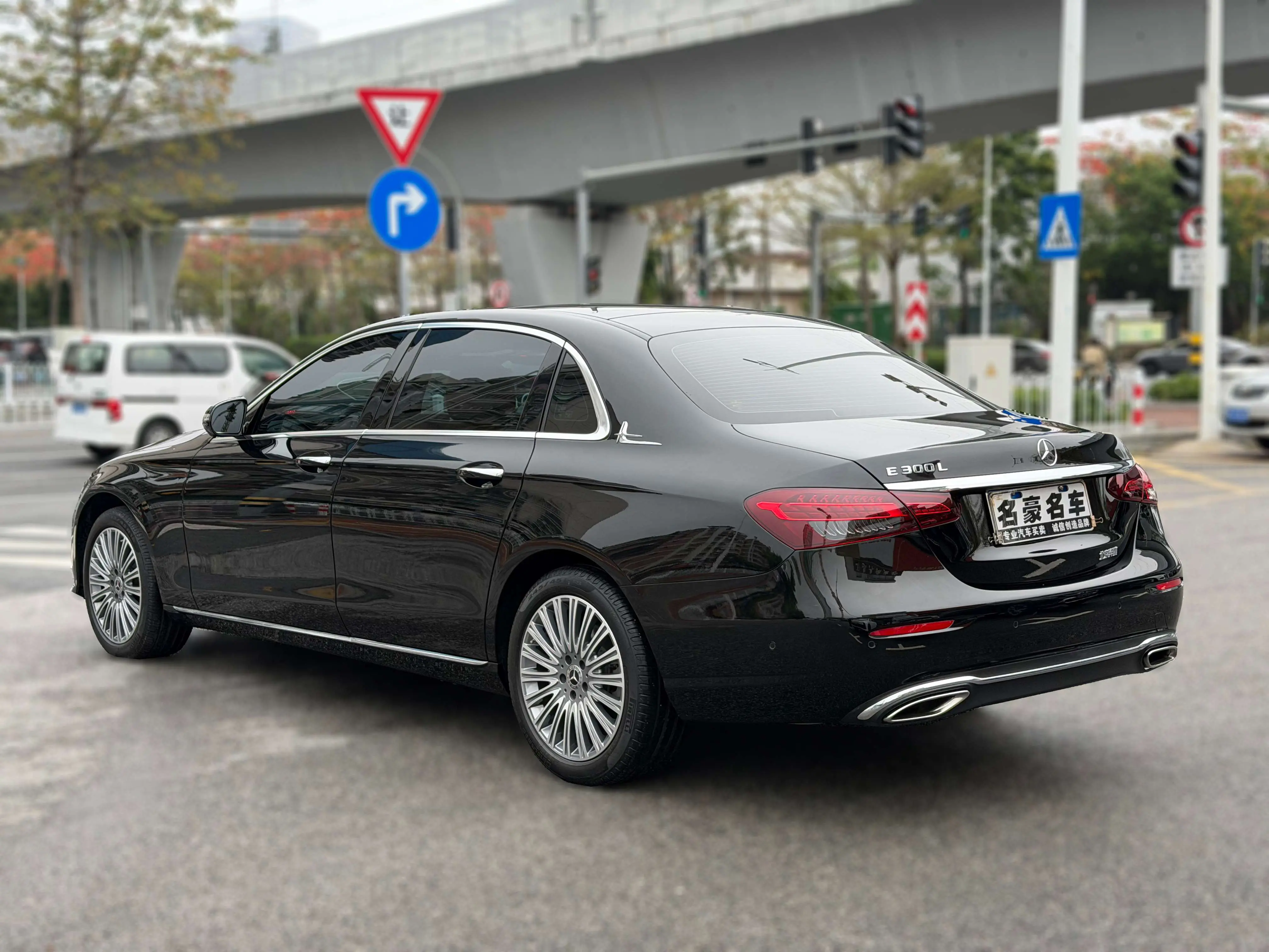 Mercedes-Benz E-Class  из Китая