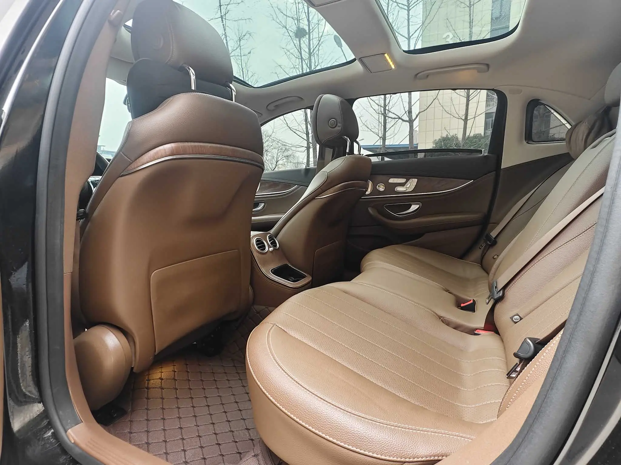 Mercedes-Benz E-Class  из Китая