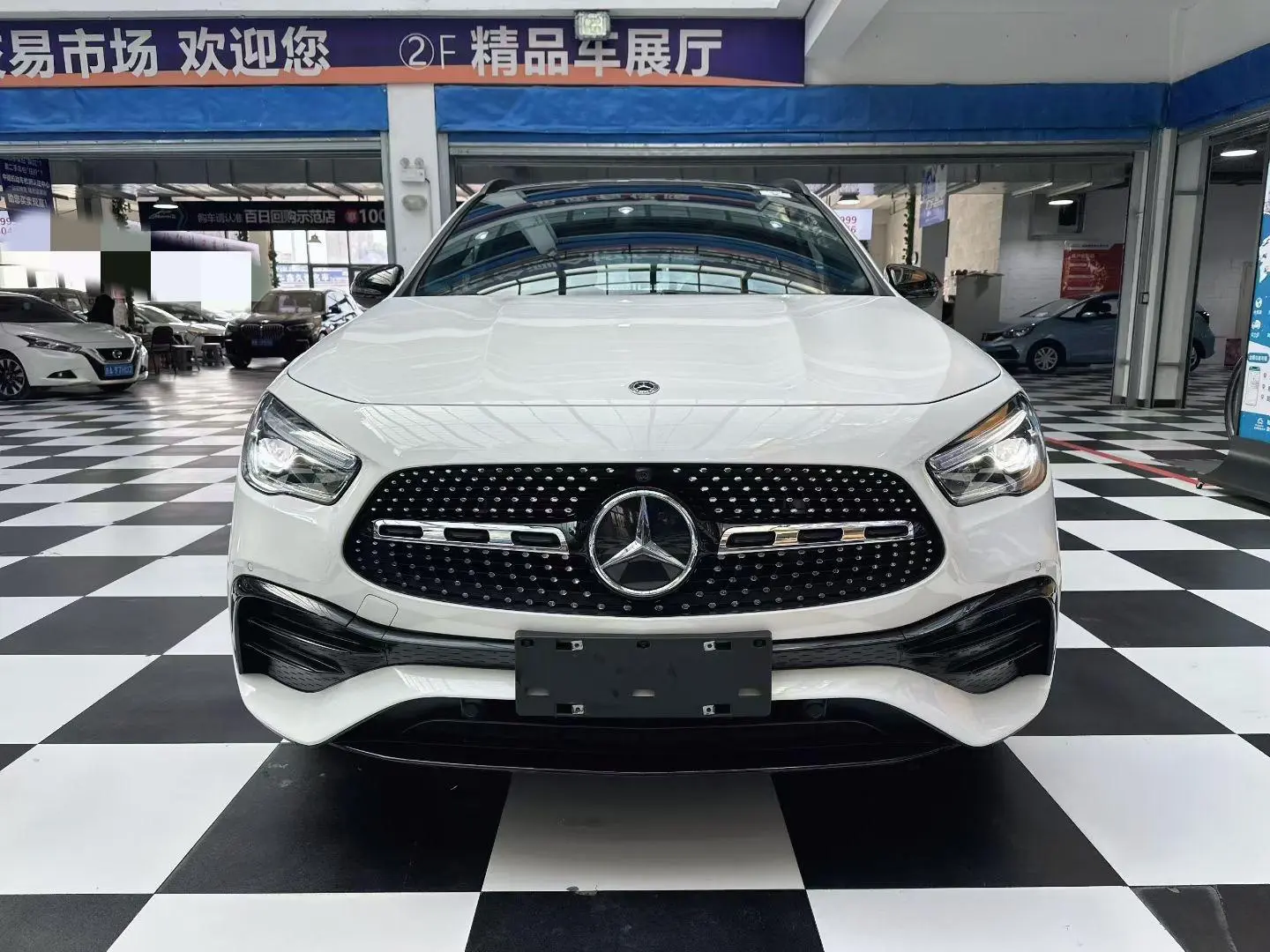 Mercedes-Benz GLA  из Китая