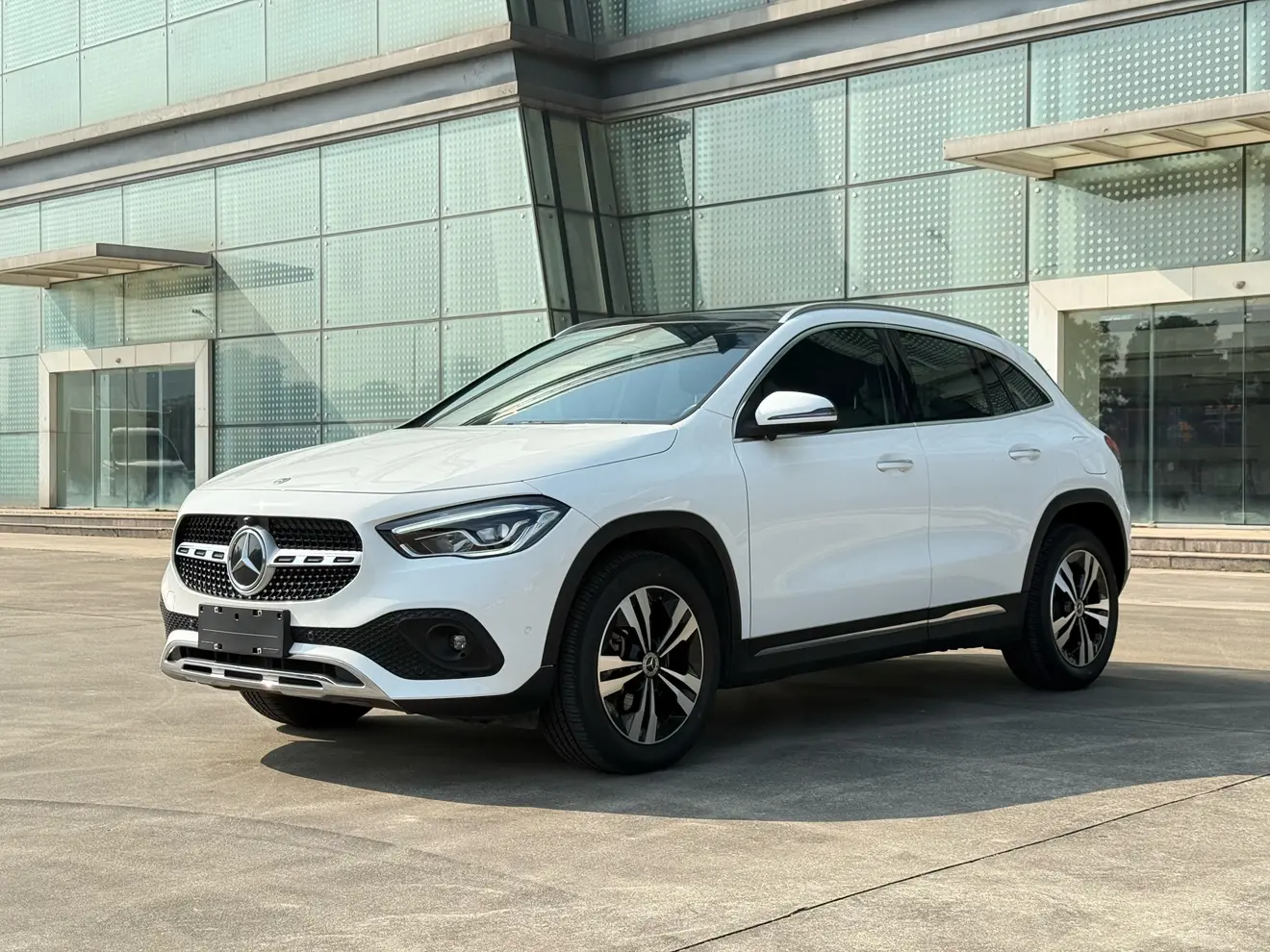 Mercedes-Benz GLA  из Китая