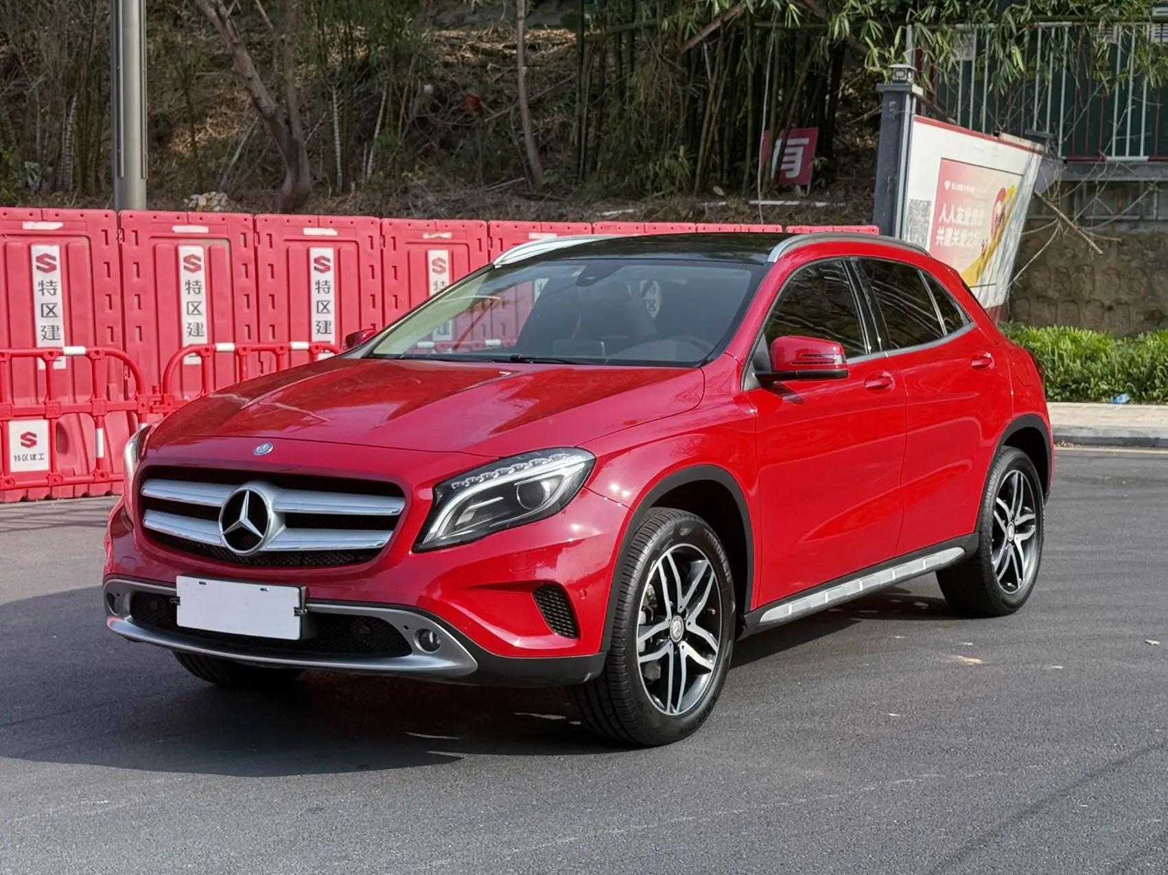 Mercedes-Benz GLA  из Китая