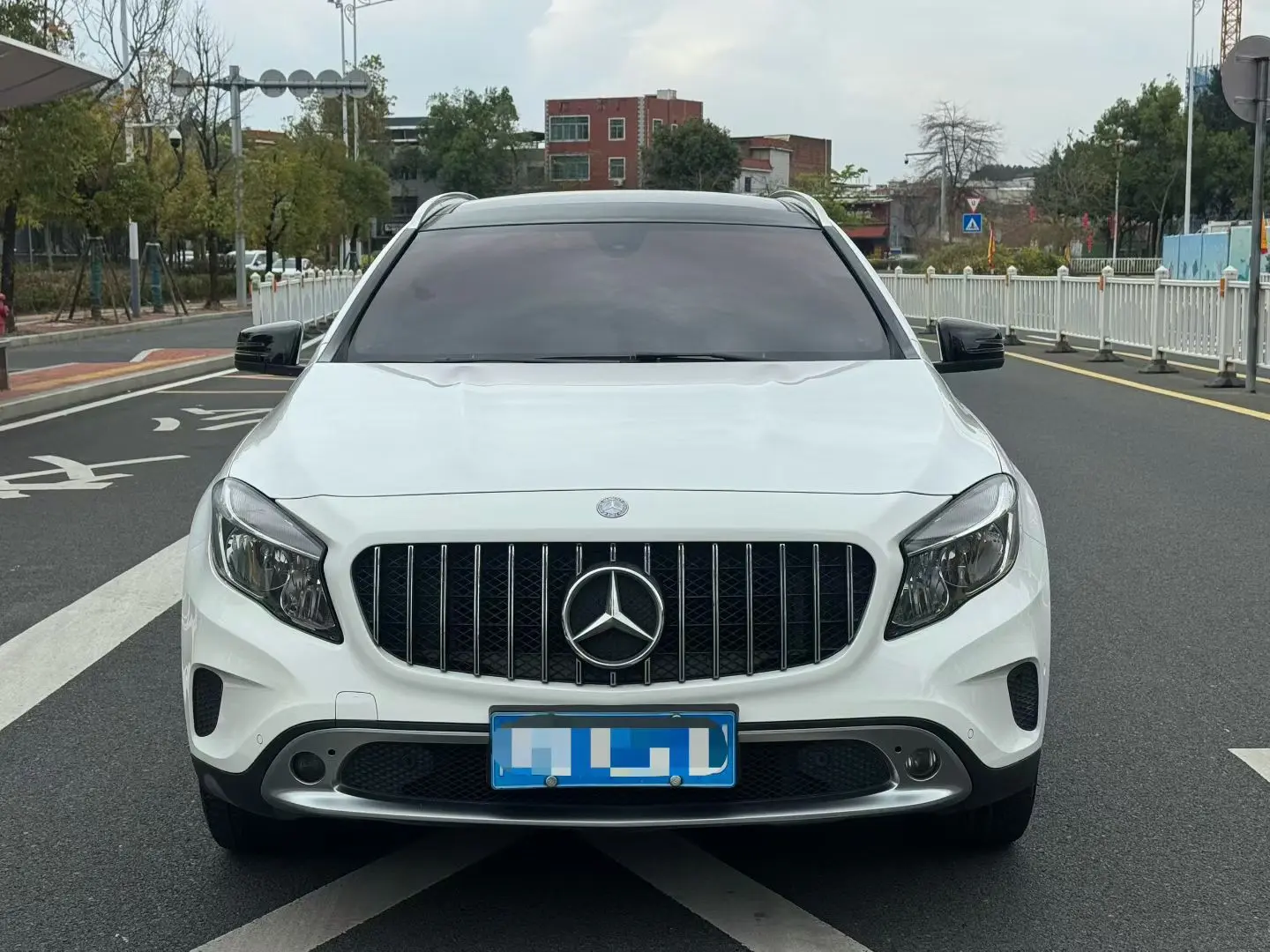Mercedes-Benz GLA  из Китая