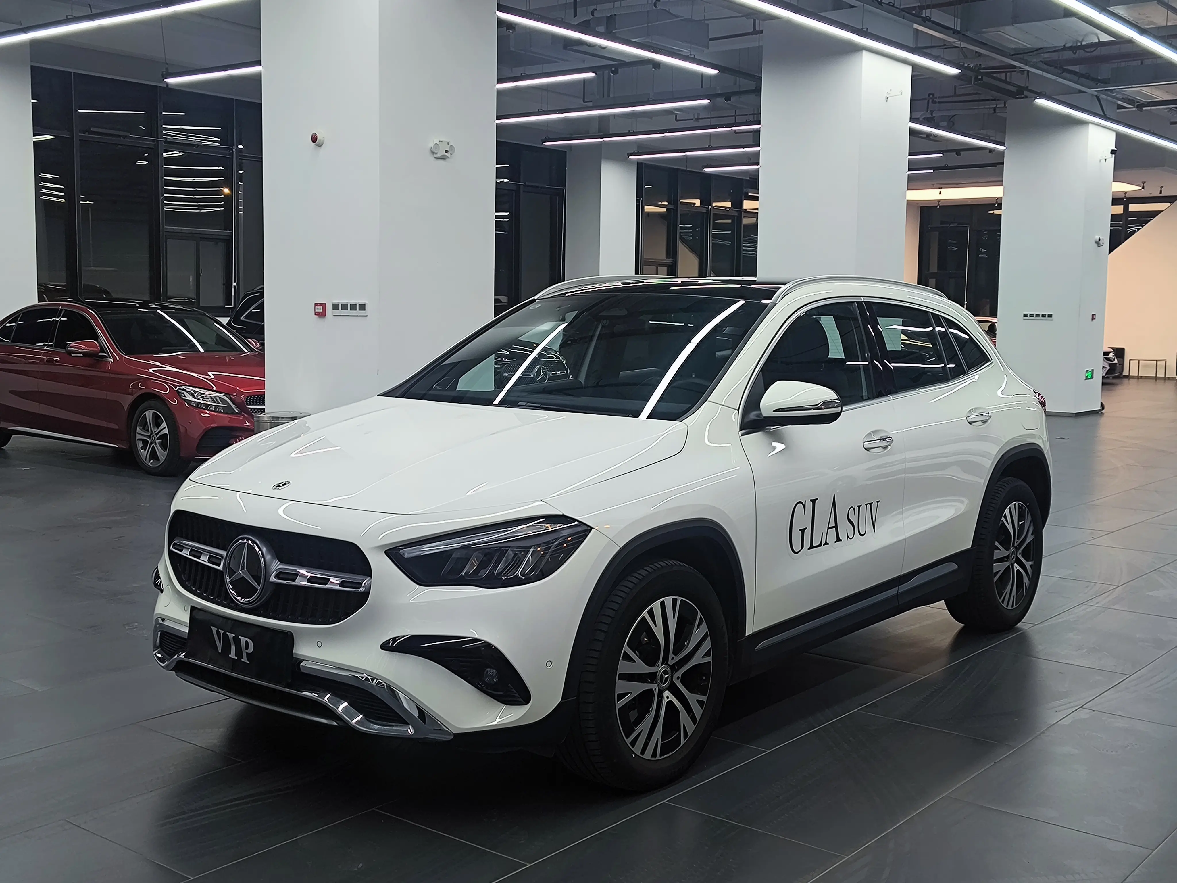 Mercedes-Benz GLA  из Китая