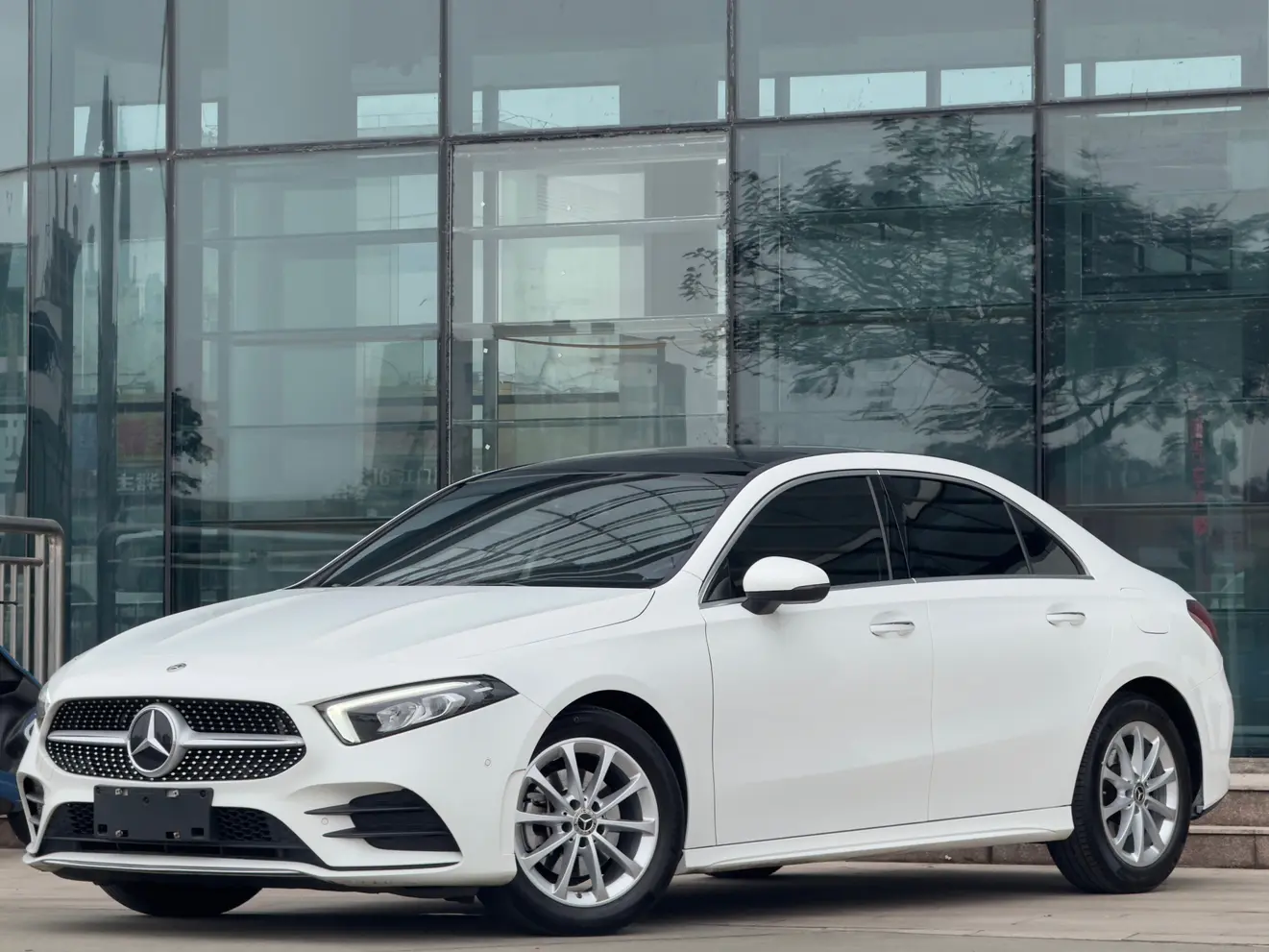 Mercedes-Benz Mercedes Benz A Class  из Китая