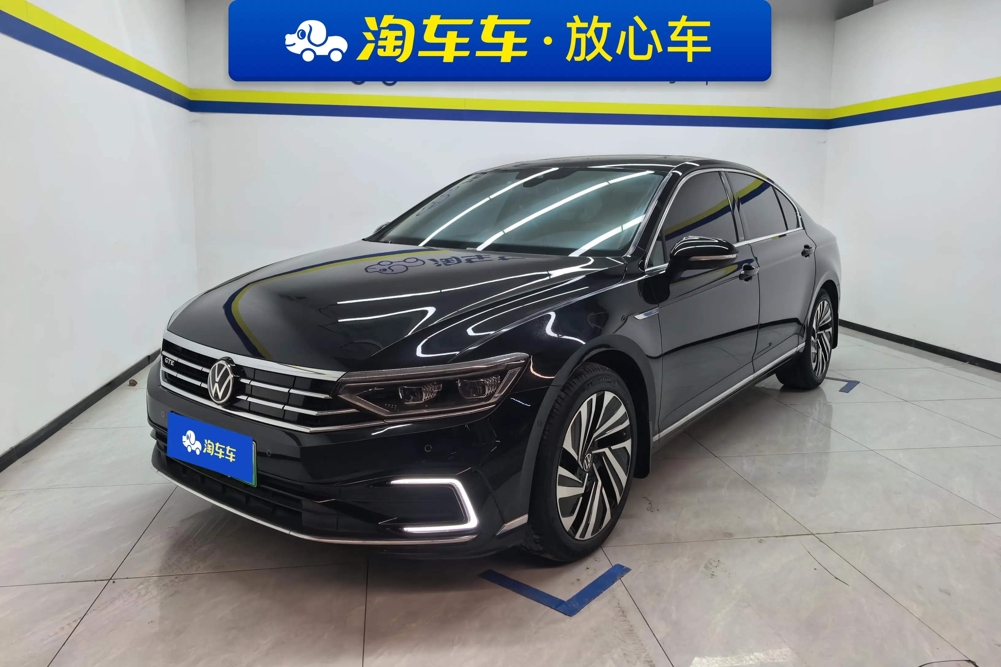 Volkswagen Magotan PHEV  из Китая