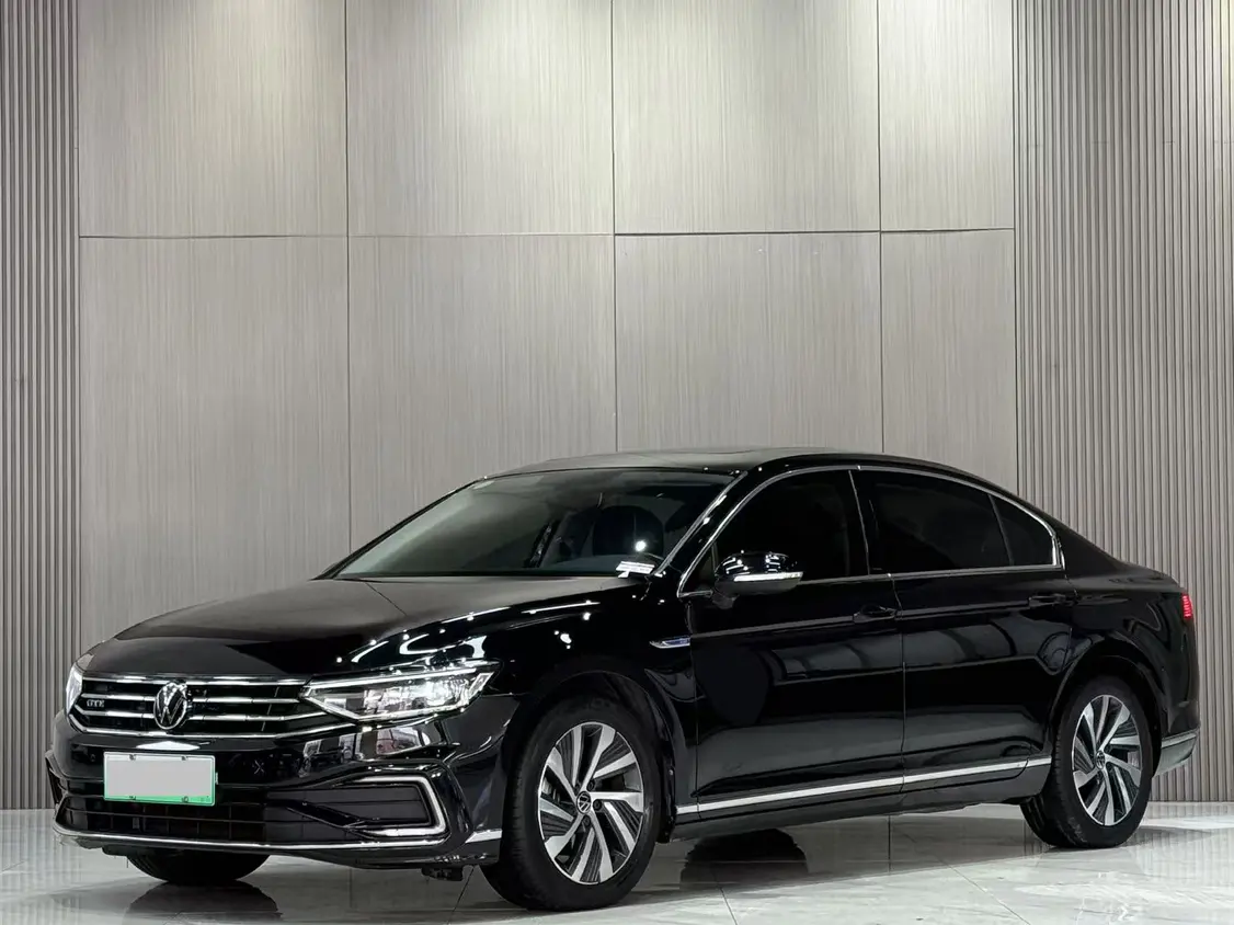 Volkswagen Magotan PHEV  из Китая