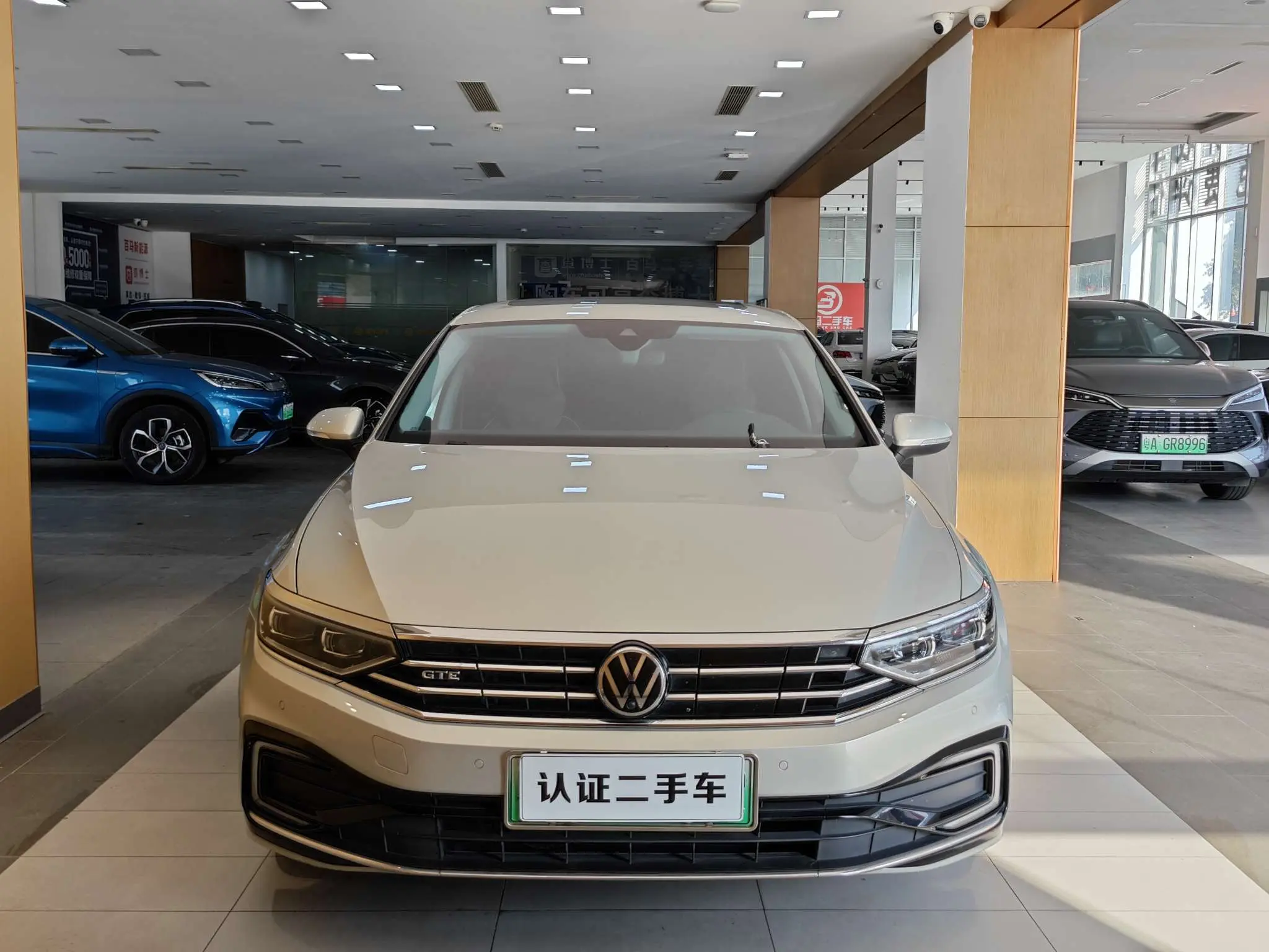 Volkswagen Magotan PHEV  из Китая