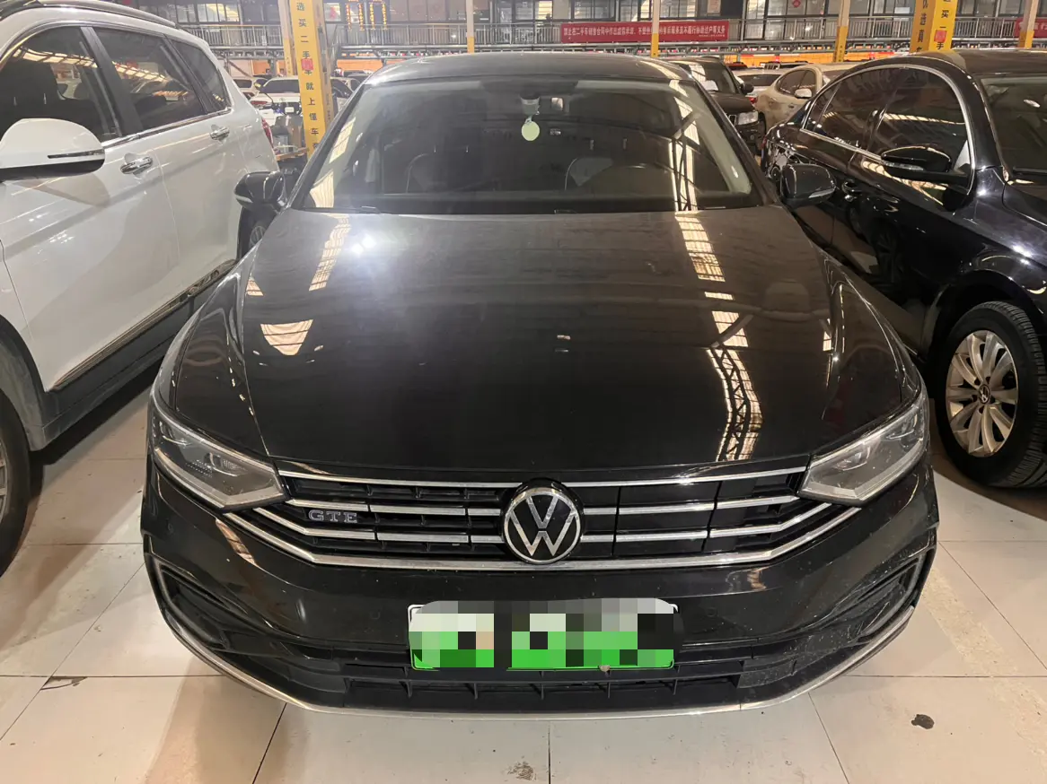 Volkswagen Magotan PHEV  из Китая