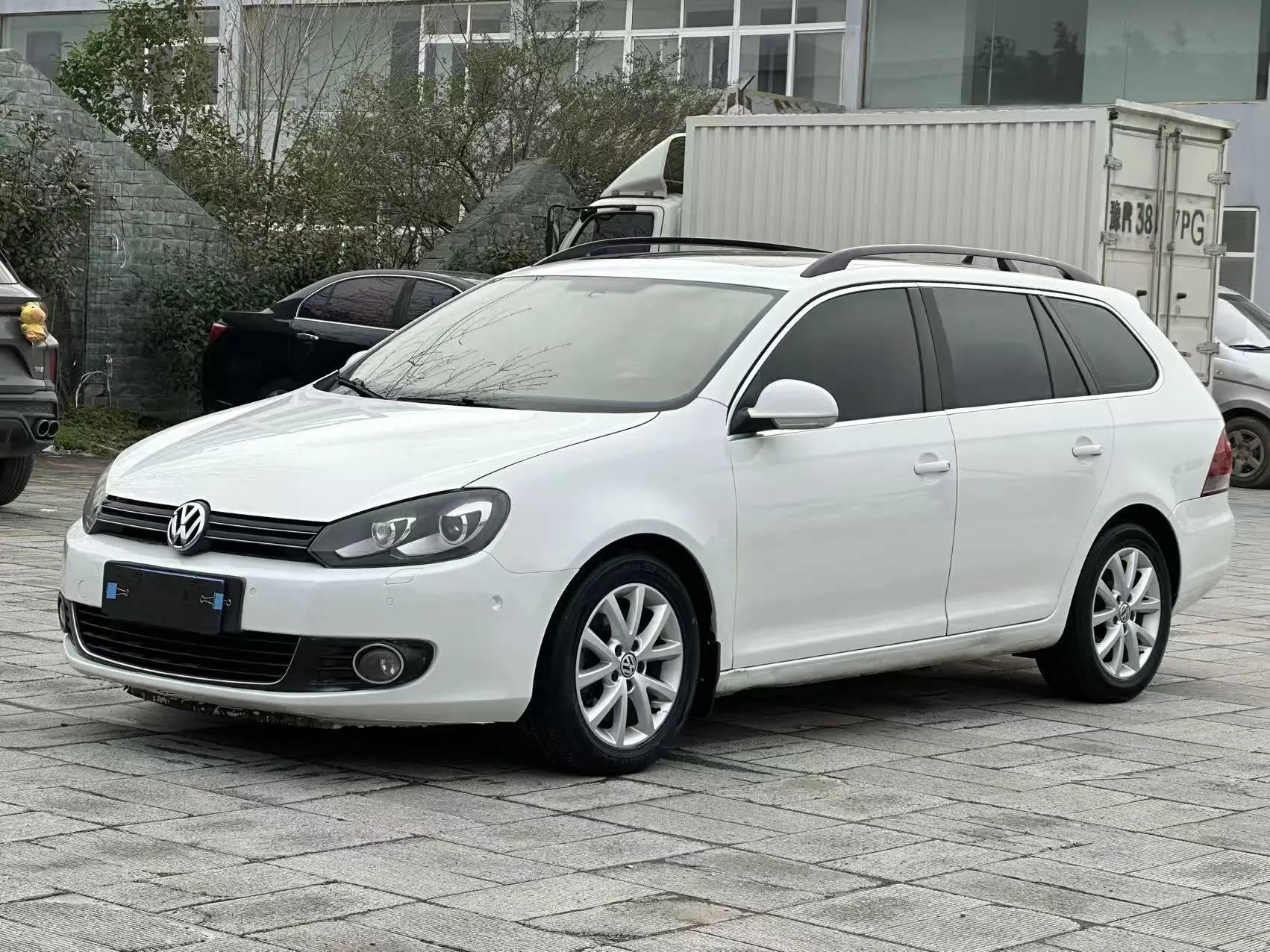 Volkswagen Golf  из Китая