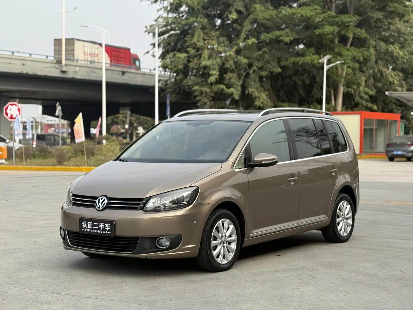 Volkswagen Touran  из Китая