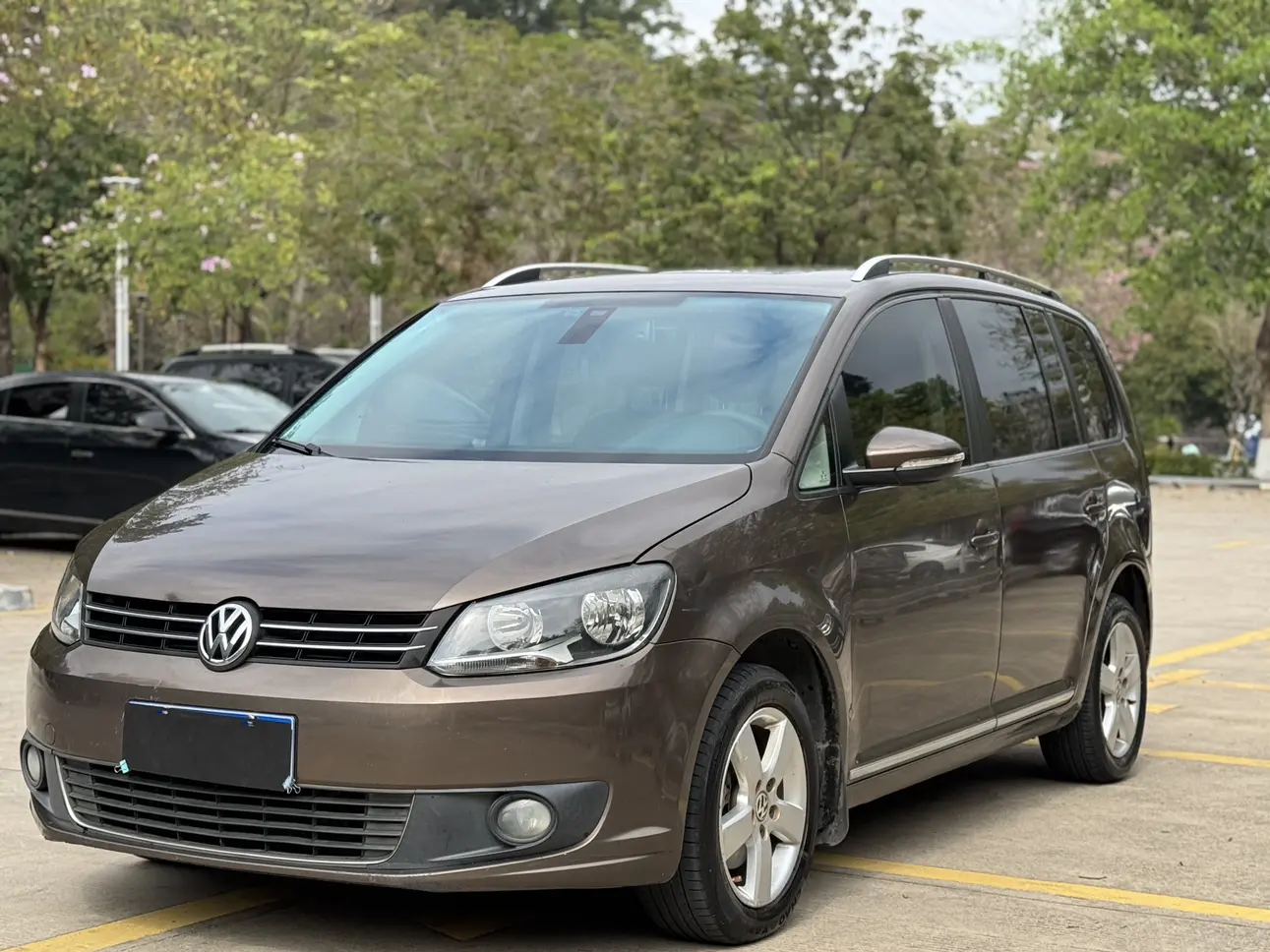 Volkswagen Touran  из Китая