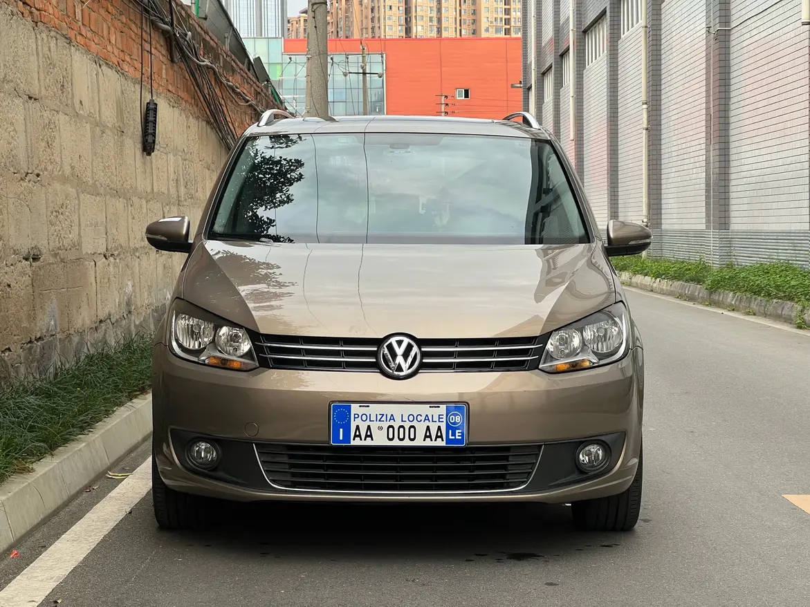 Volkswagen Touran  из Китая