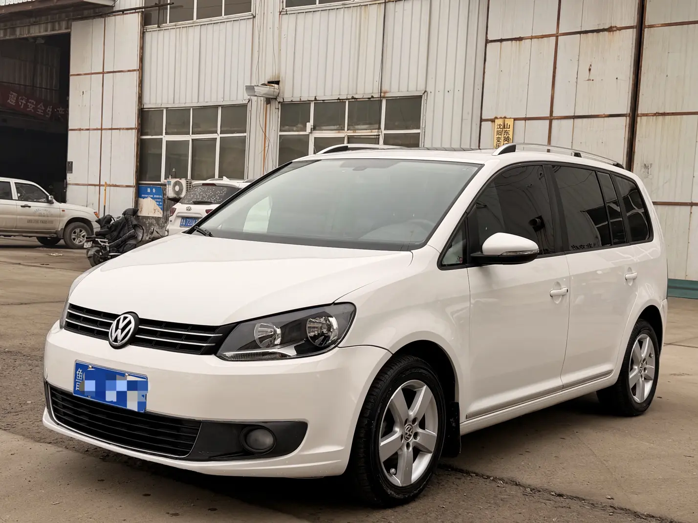 Volkswagen Touran  из Китая