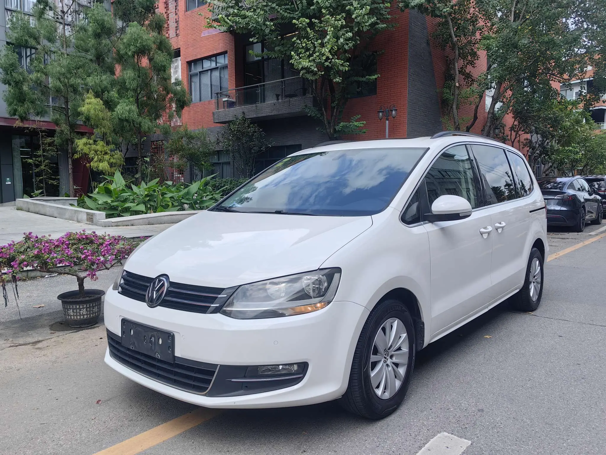 Volkswagen Sharon  из Китая