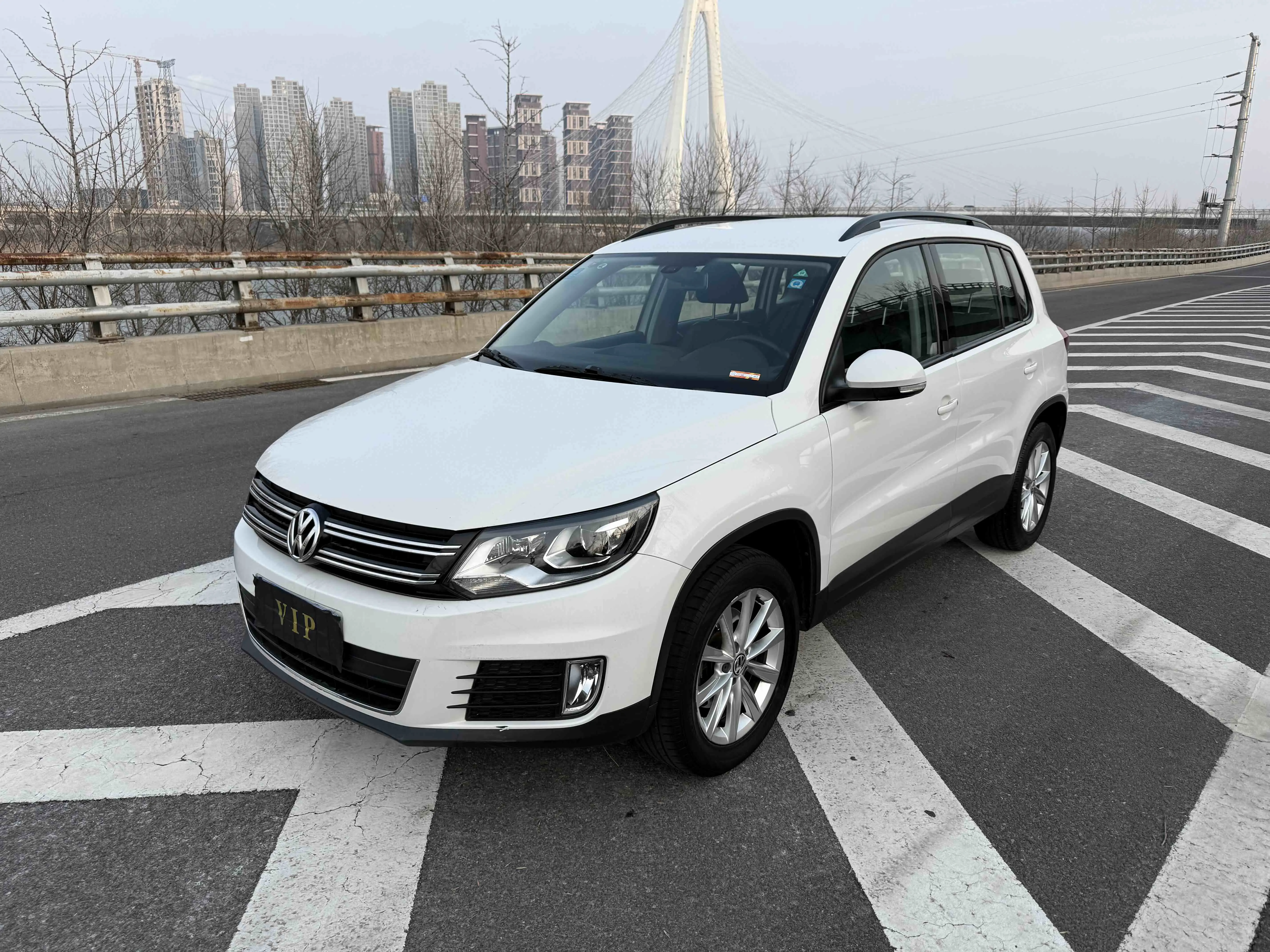 Volkswagen Tiguan (Tharu)  из Китая
