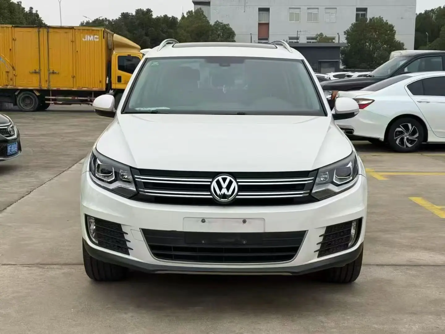 Volkswagen Tiguan (Tharu)  из Китая