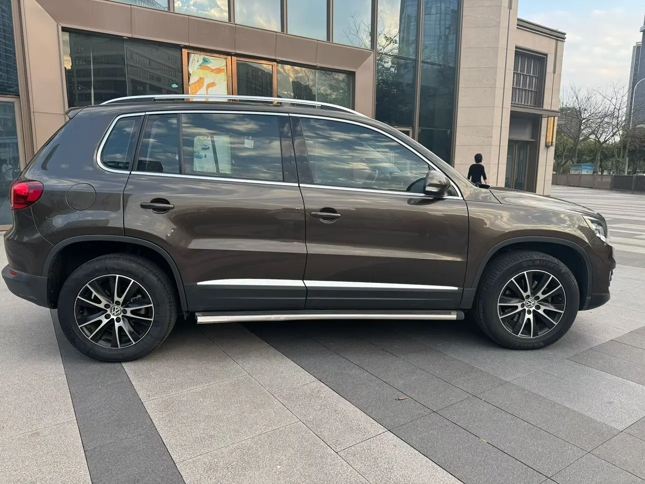 Volkswagen Tiguan (Tharu)  из Китая
