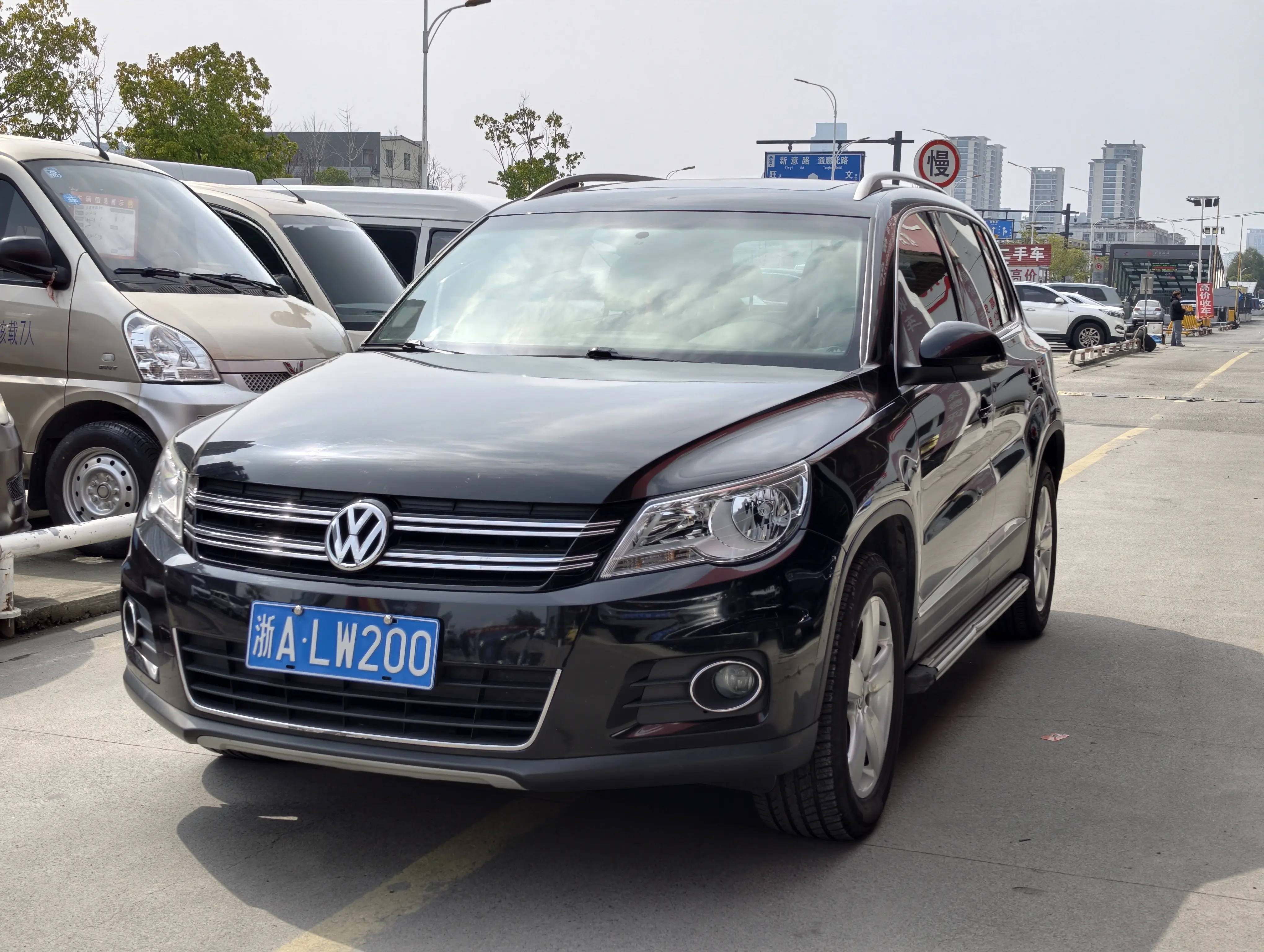 Volkswagen Tiguan (Tharu)  из Китая