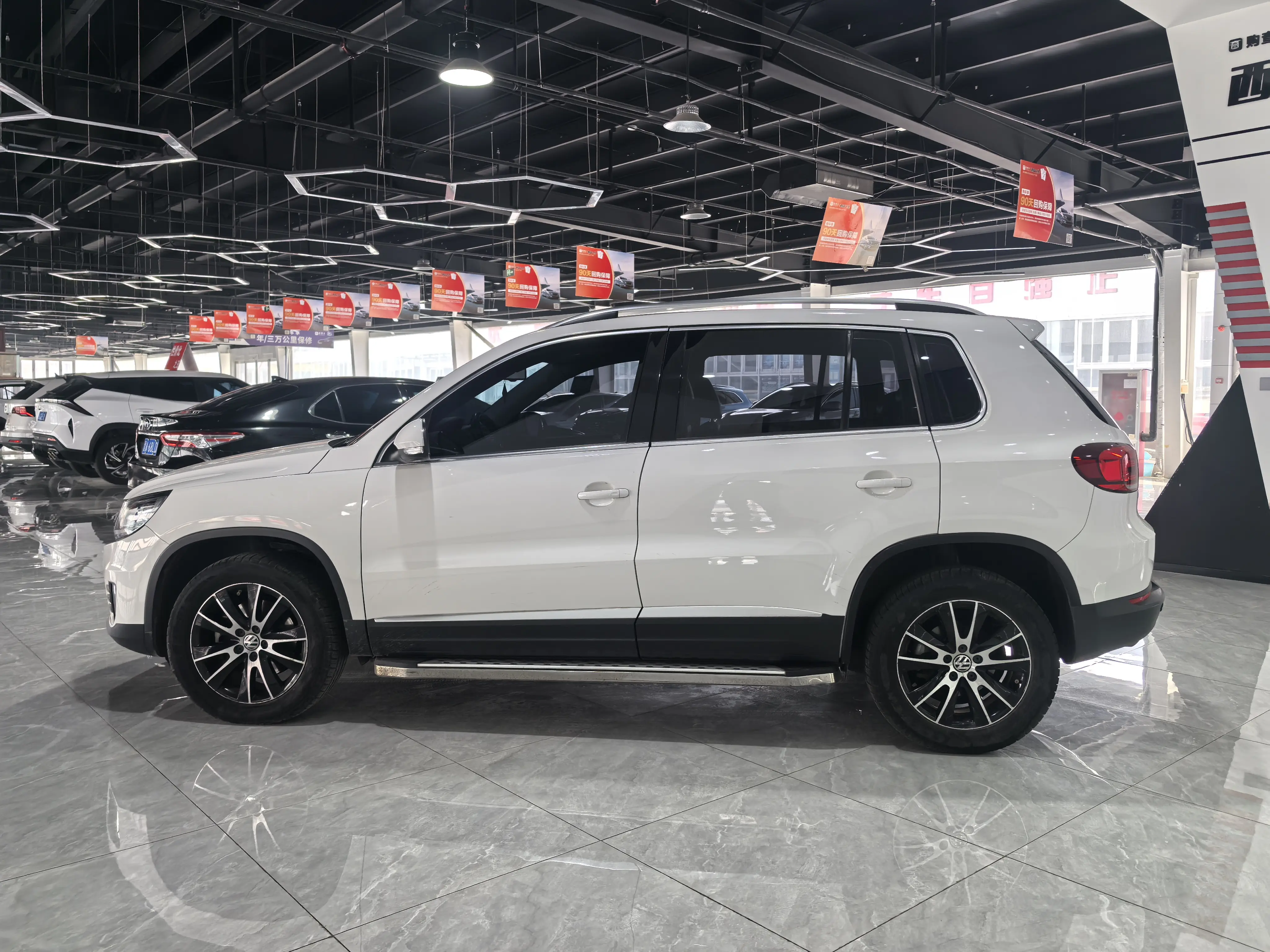 Volkswagen Tiguan (Tharu)  из Китая