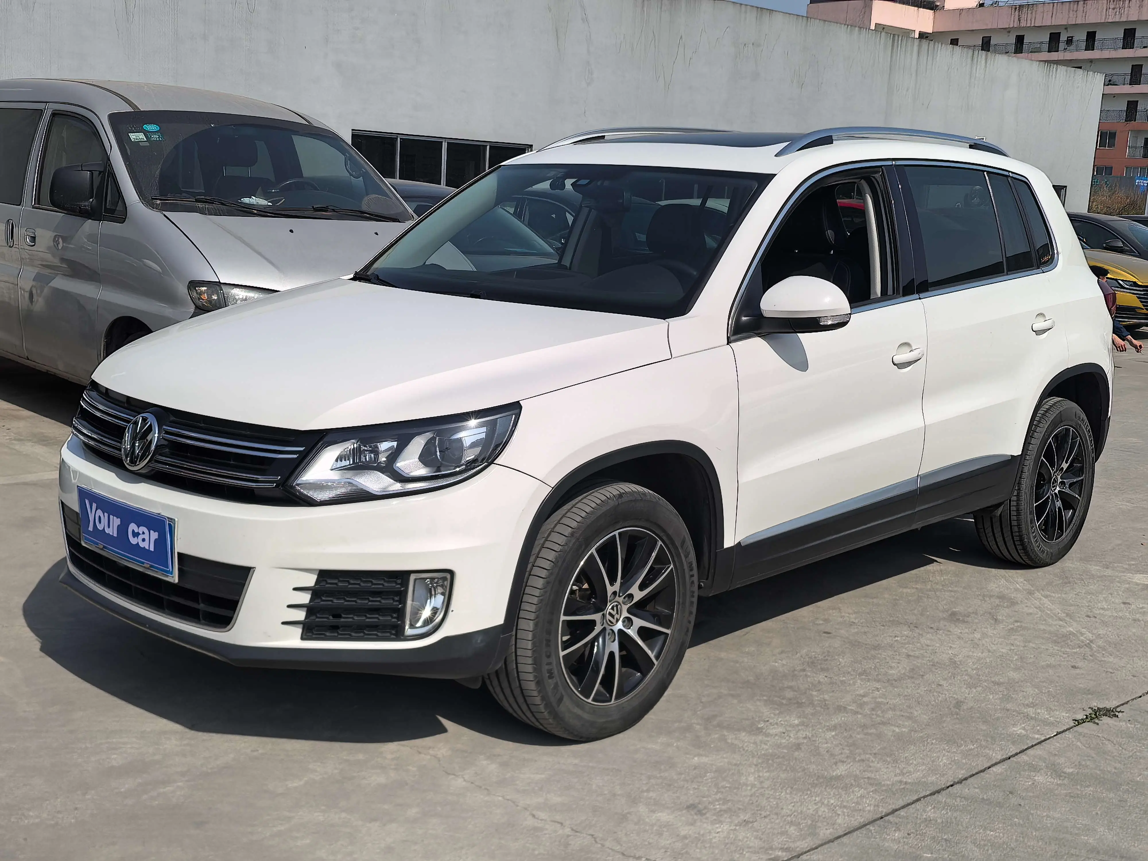 Volkswagen Tiguan (Tharu)  из Китая