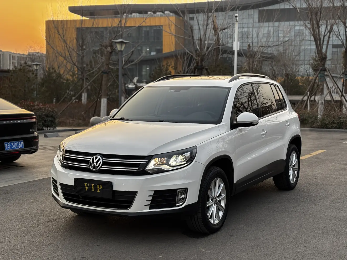 Volkswagen Tiguan (Tharu)  из Китая