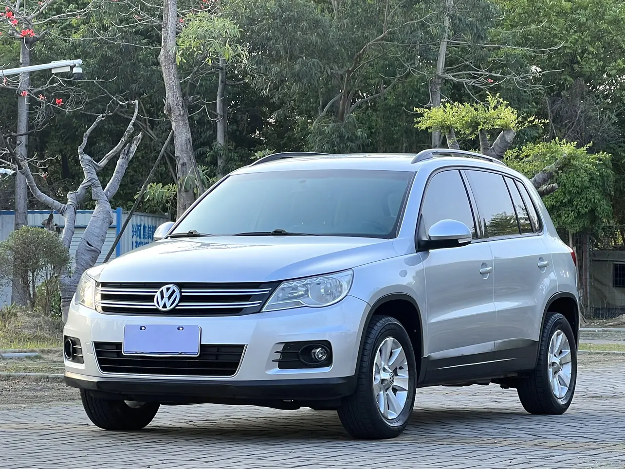 Volkswagen Tiguan (Tharu)  из Китая