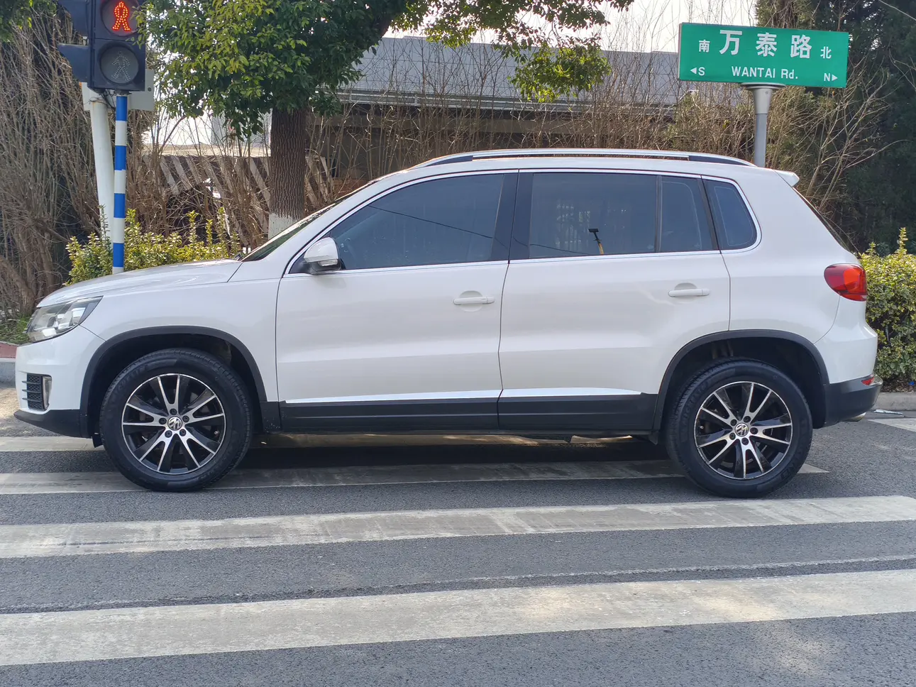 Volkswagen Tiguan (Tharu)  из Китая