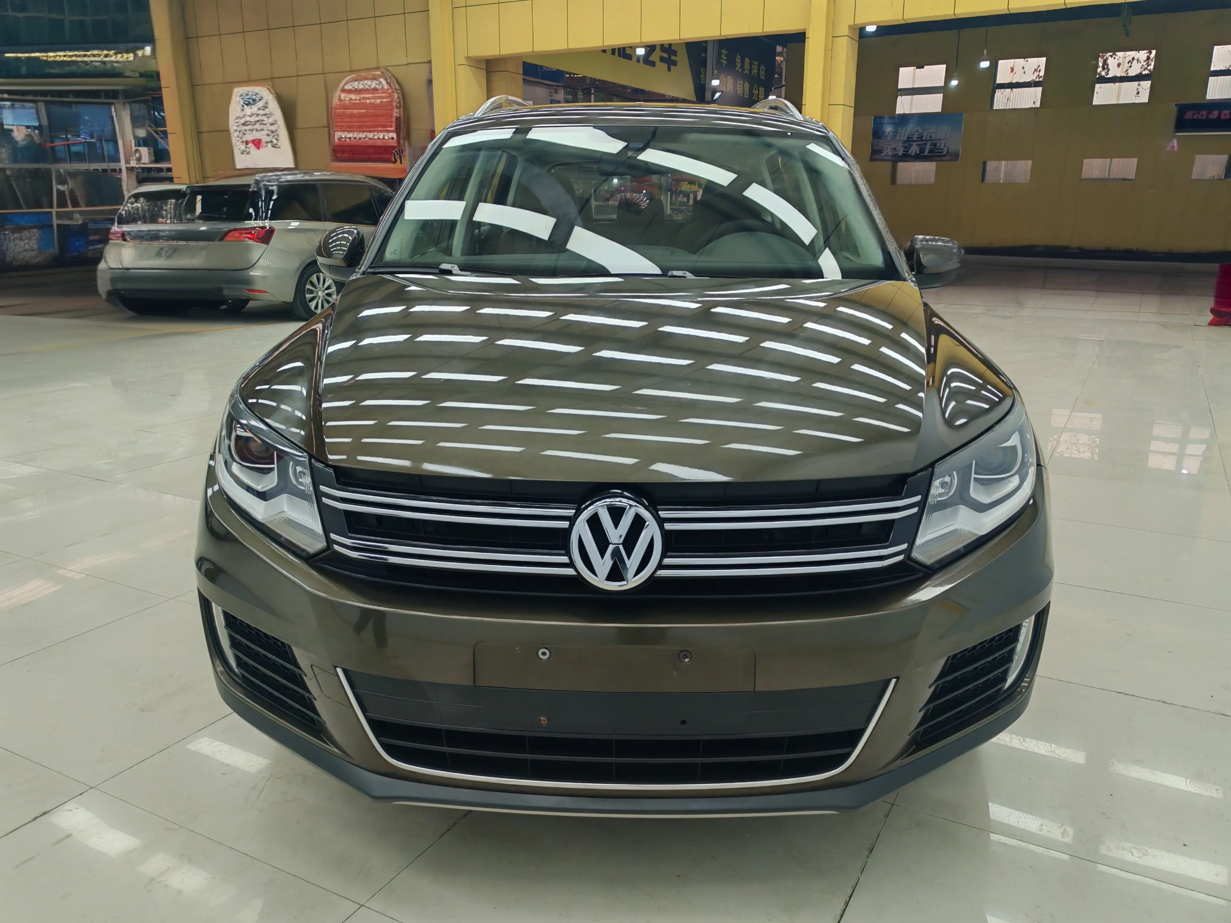 Volkswagen Tiguan (Tharu)  из Китая
