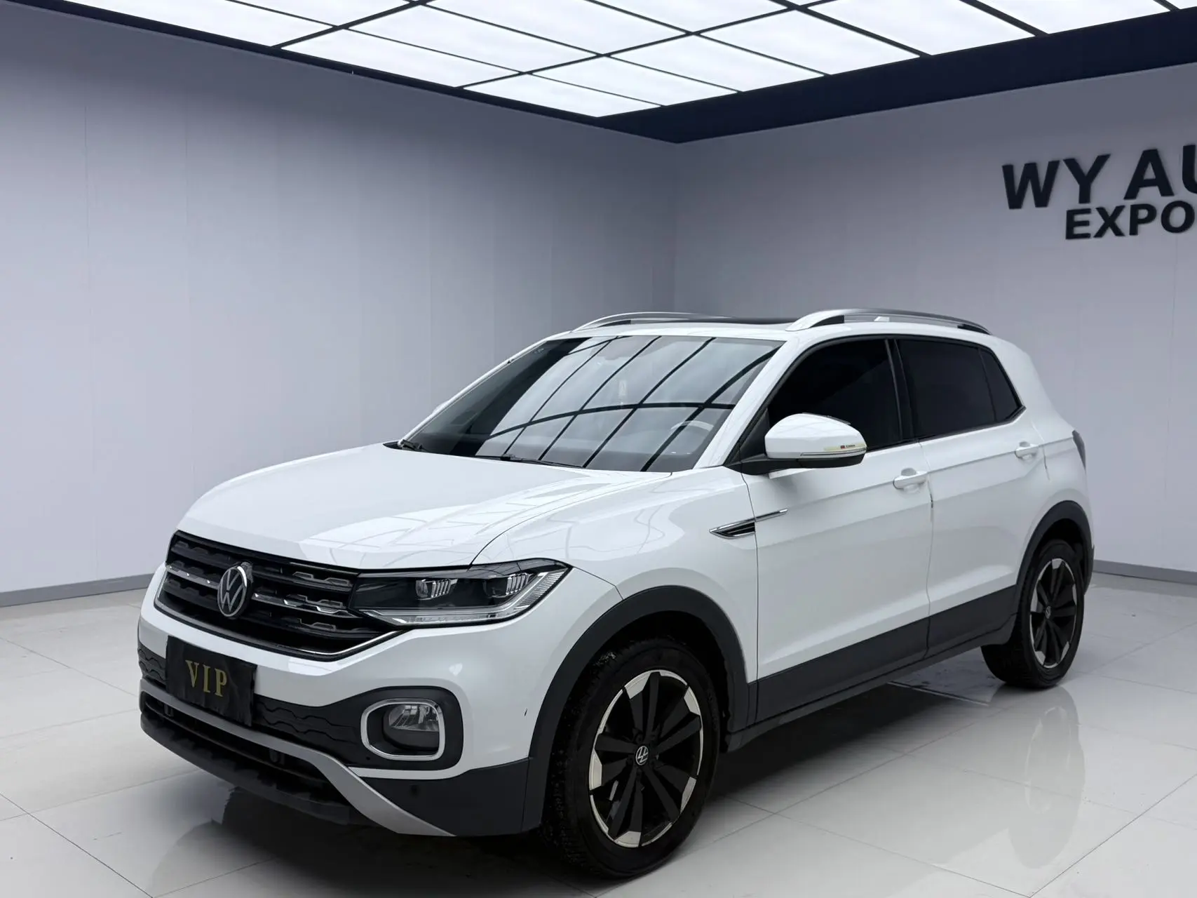 Volkswagen Explore the shadows  из Китая